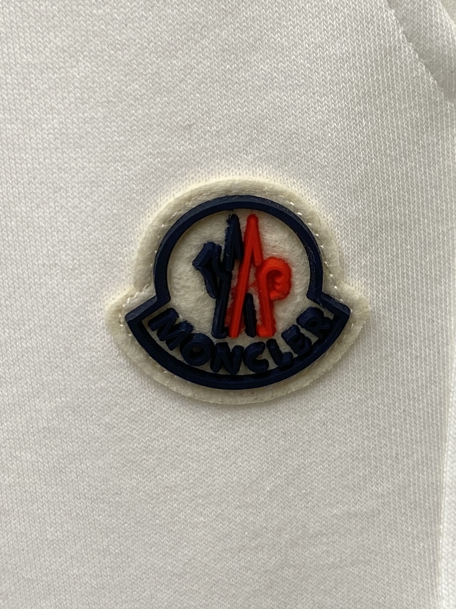 蒙口、2025最新品，时尚休闲套装，顶级原版面料打造，穿着舒适，吸湿性透气性都非常良好，色牢度超高！无论