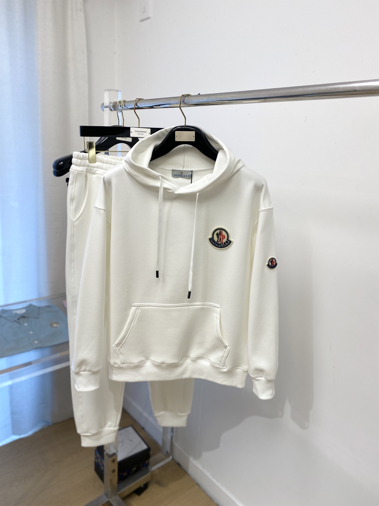 蒙口、2025最新品，时尚休闲套装，顶级原版面料打造，穿着舒适，吸湿性透气性都非常良好，色牢度超高！无论