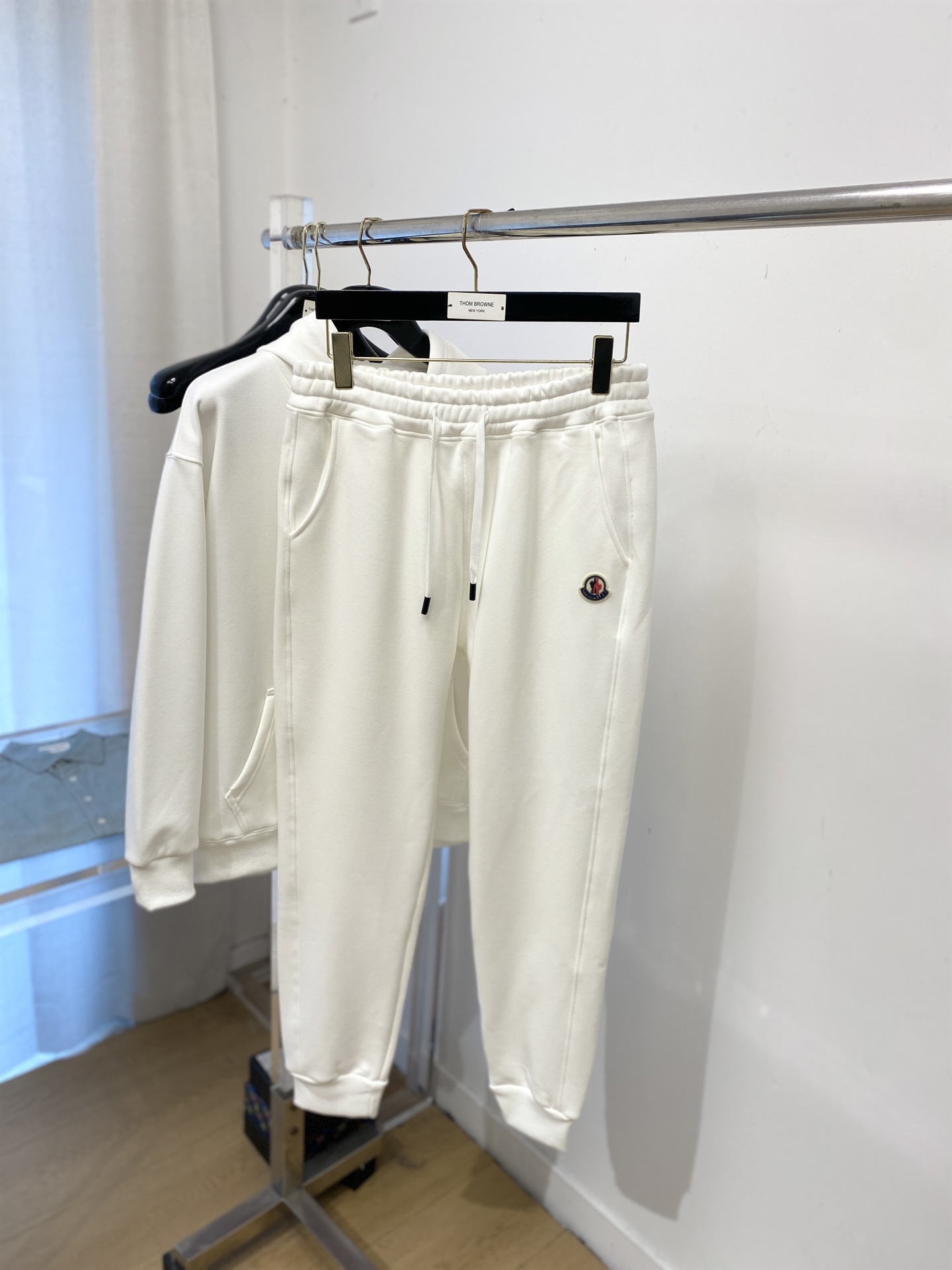 蒙口、2025最新品，时尚休闲套装，顶级原版面料打造，穿着舒适，吸湿性透气性都非常良好，色牢度超高！无论