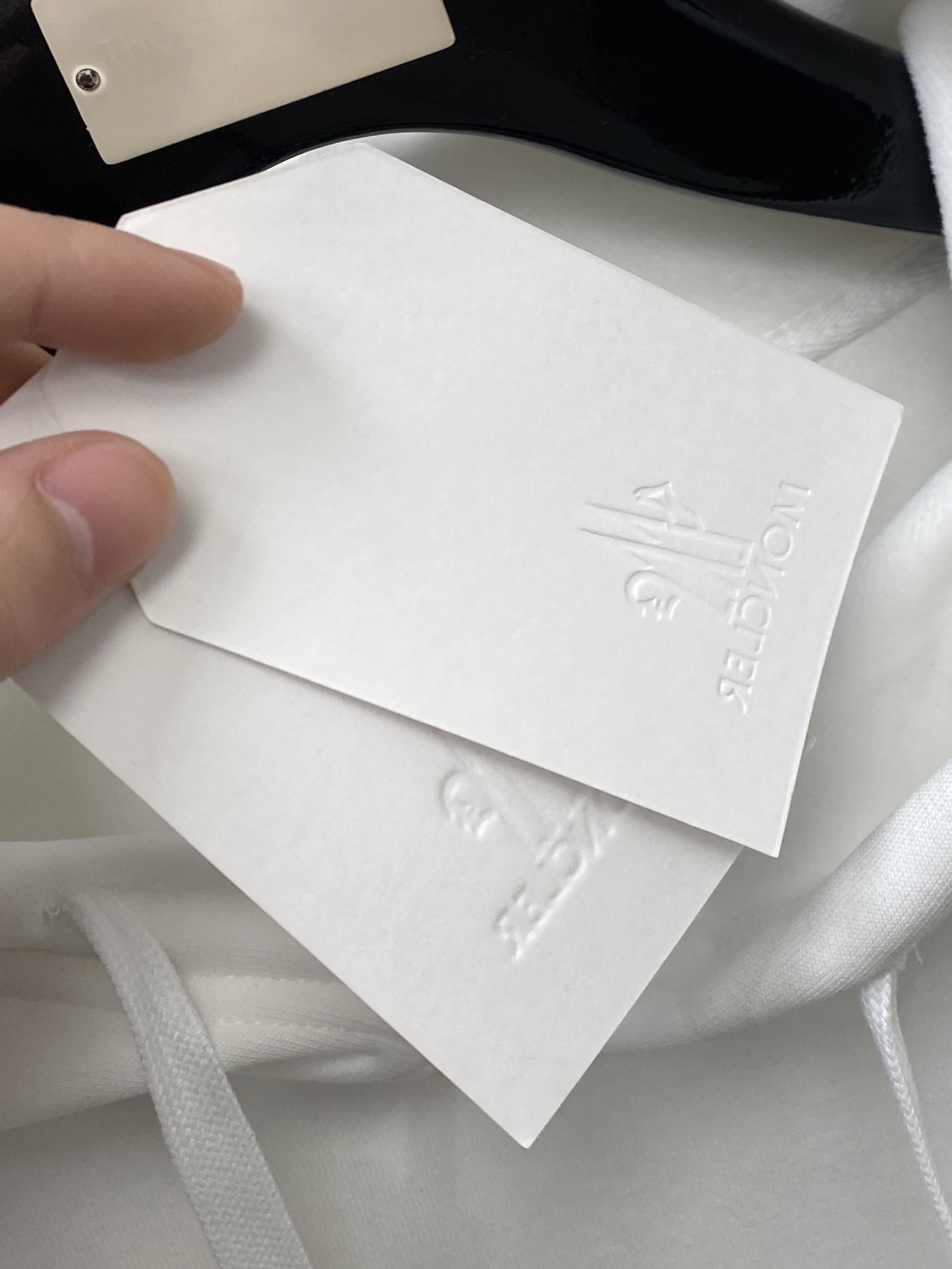 蒙口、2025最新品，时尚休闲套装，顶级原版面料打造，穿着舒适，吸湿性透气性都非常良好，色牢度超高！无论