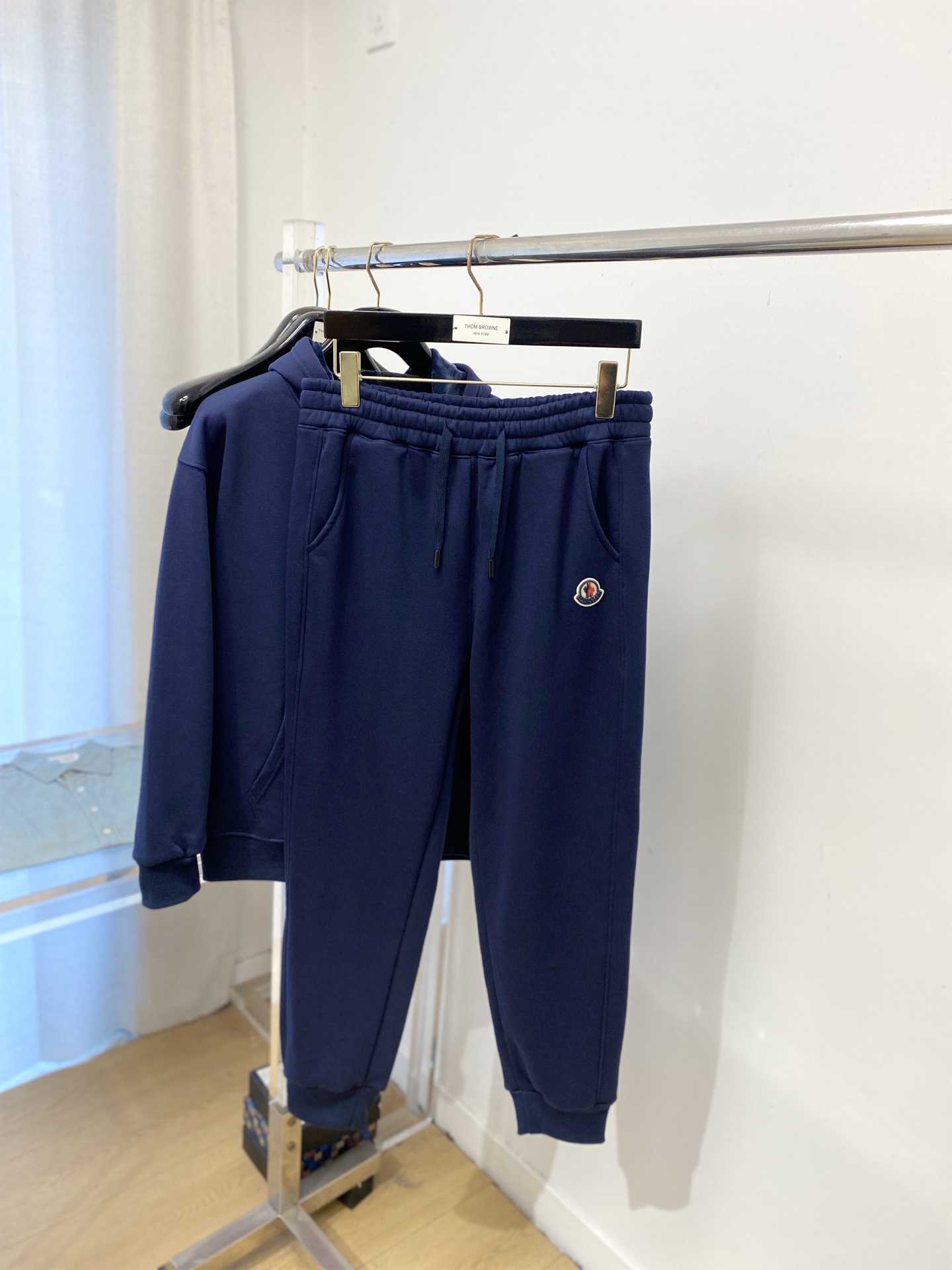 蒙口、2025最新品，时尚休闲套装，顶级原版面料打造，穿着舒适，吸湿性透气性都非常良好，色牢度超高！无论