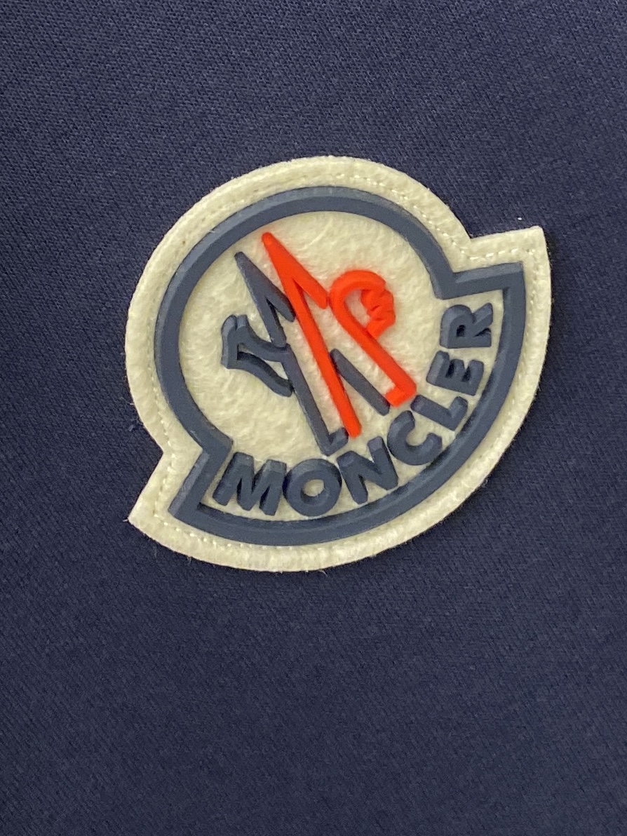 蒙口、2025最新品，时尚休闲套装，顶级原版面料打造，穿着舒适，吸湿性透气性都非常良好，色牢度超高！无论