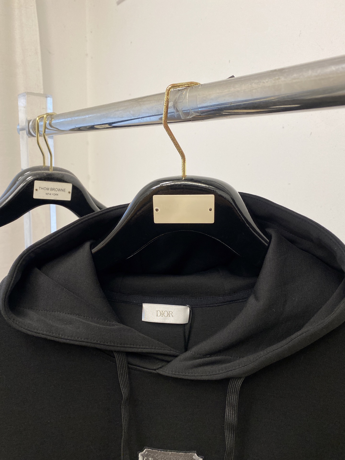 迪奥、2025新品卫衣，帅气时尚，胸口精致刺绣字母logo，简约百搭款。面料棉 不仅挺括，保持潮流的廓形