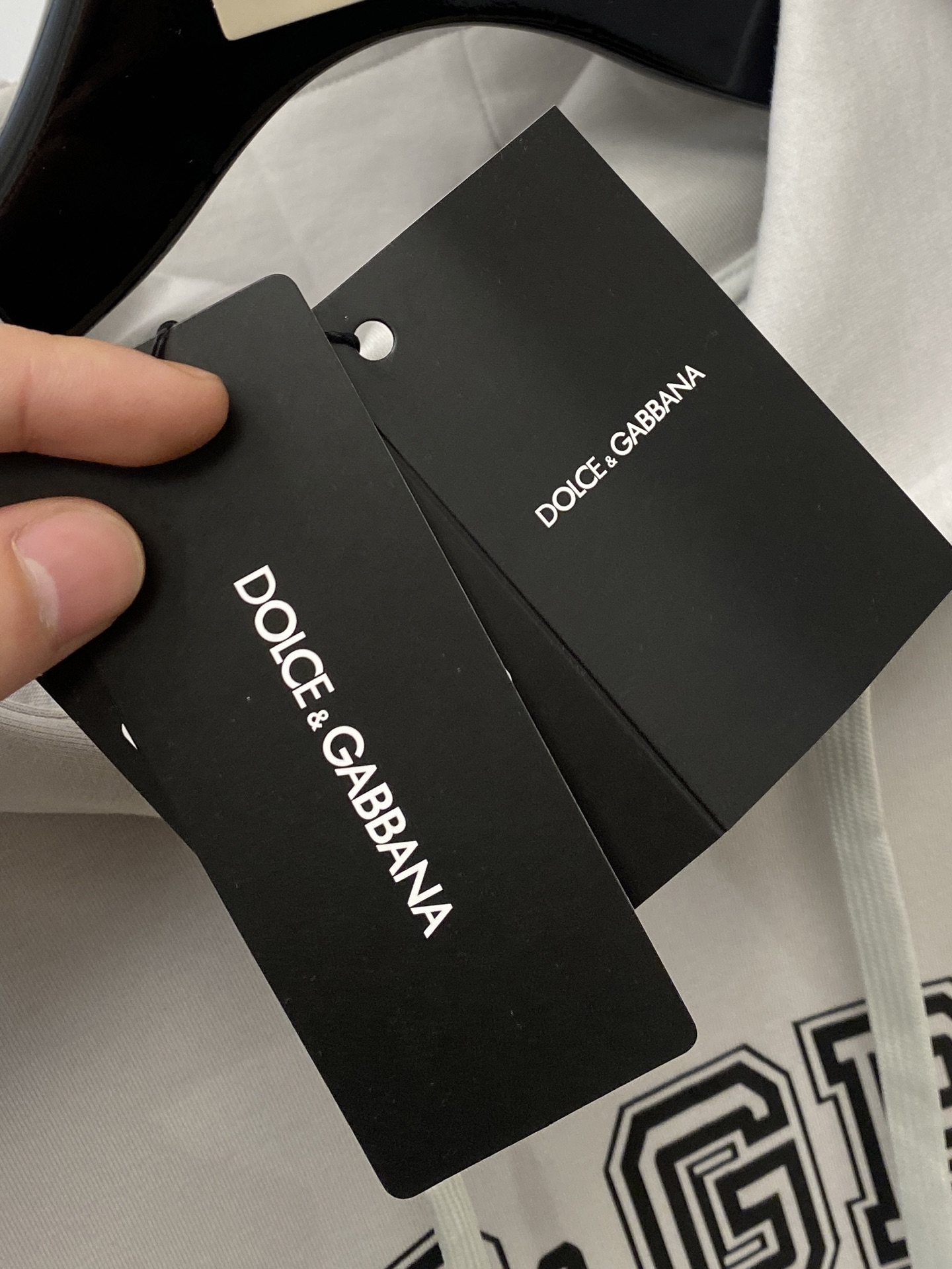 DG、2025新品卫衣，帅气时尚，胸口顶级印胶字母logo，简约百搭款。面料棉 不仅挺括，保持潮流的廓形