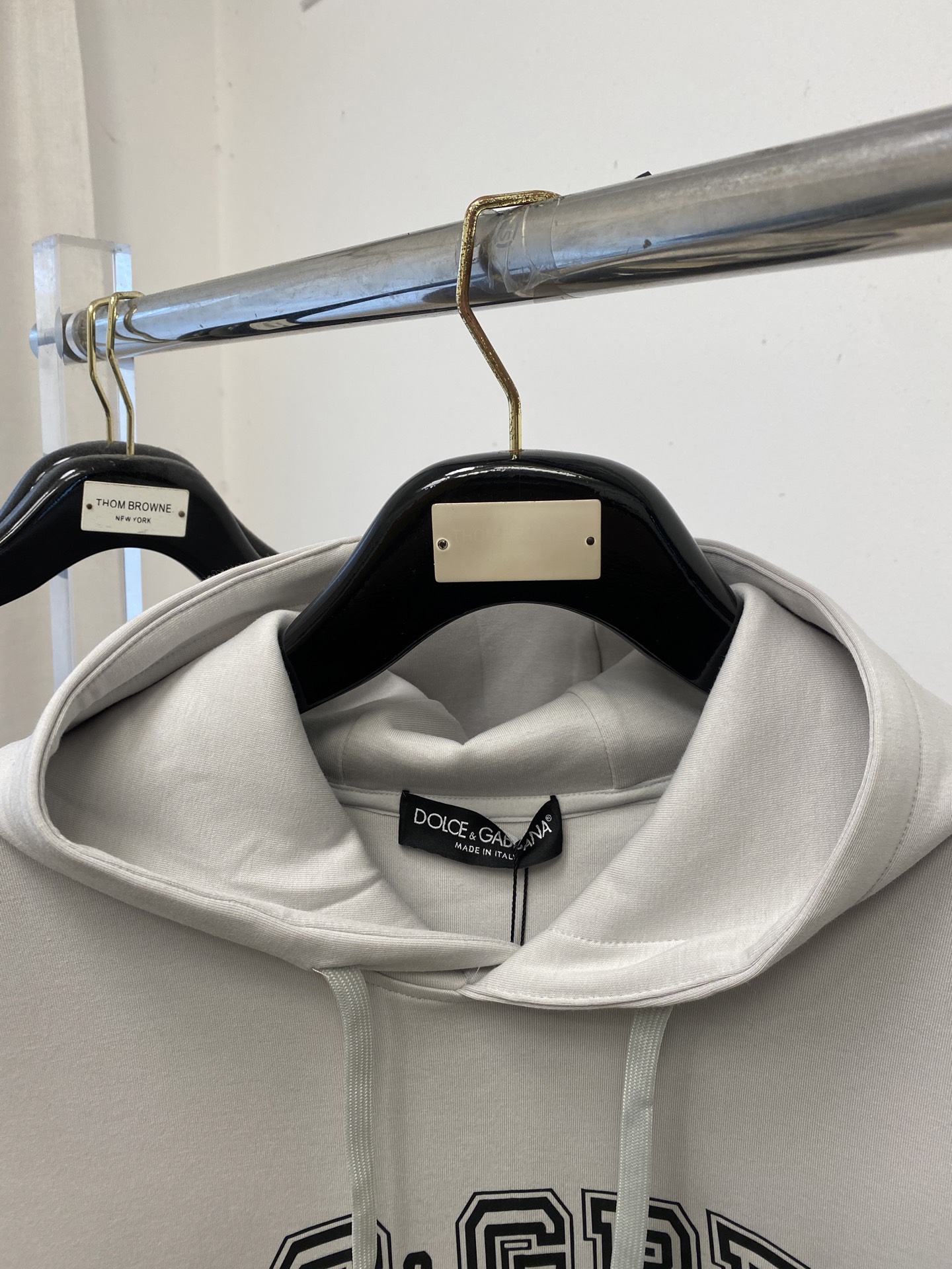 DG、2025新品卫衣，帅气时尚，胸口顶级印胶字母logo，简约百搭款。面料棉 不仅挺括，保持潮流的廓形