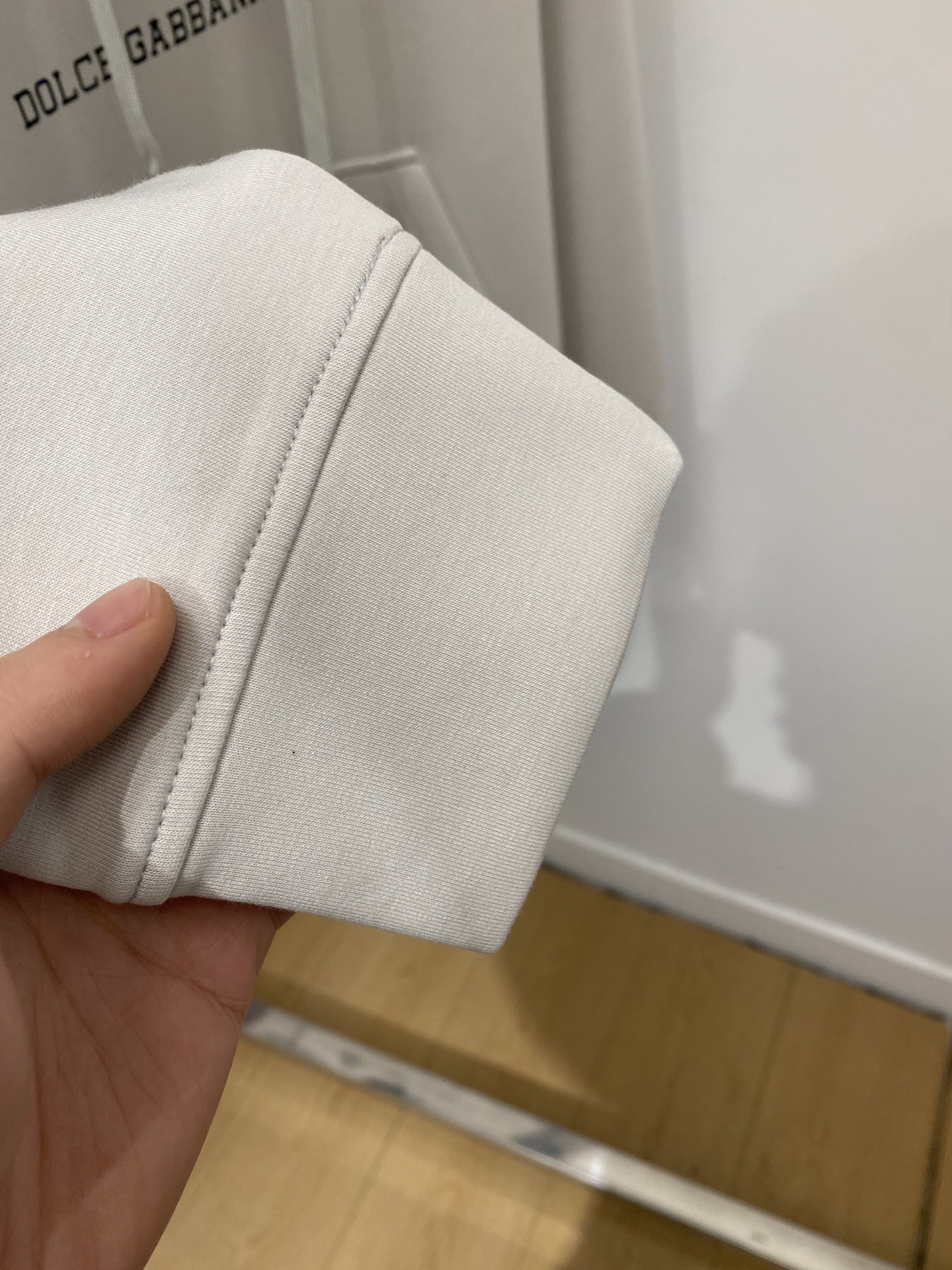 DG、2025新品卫衣，帅气时尚，胸口顶级印胶字母logo，简约百搭款。面料棉 不仅挺括，保持潮流的廓形