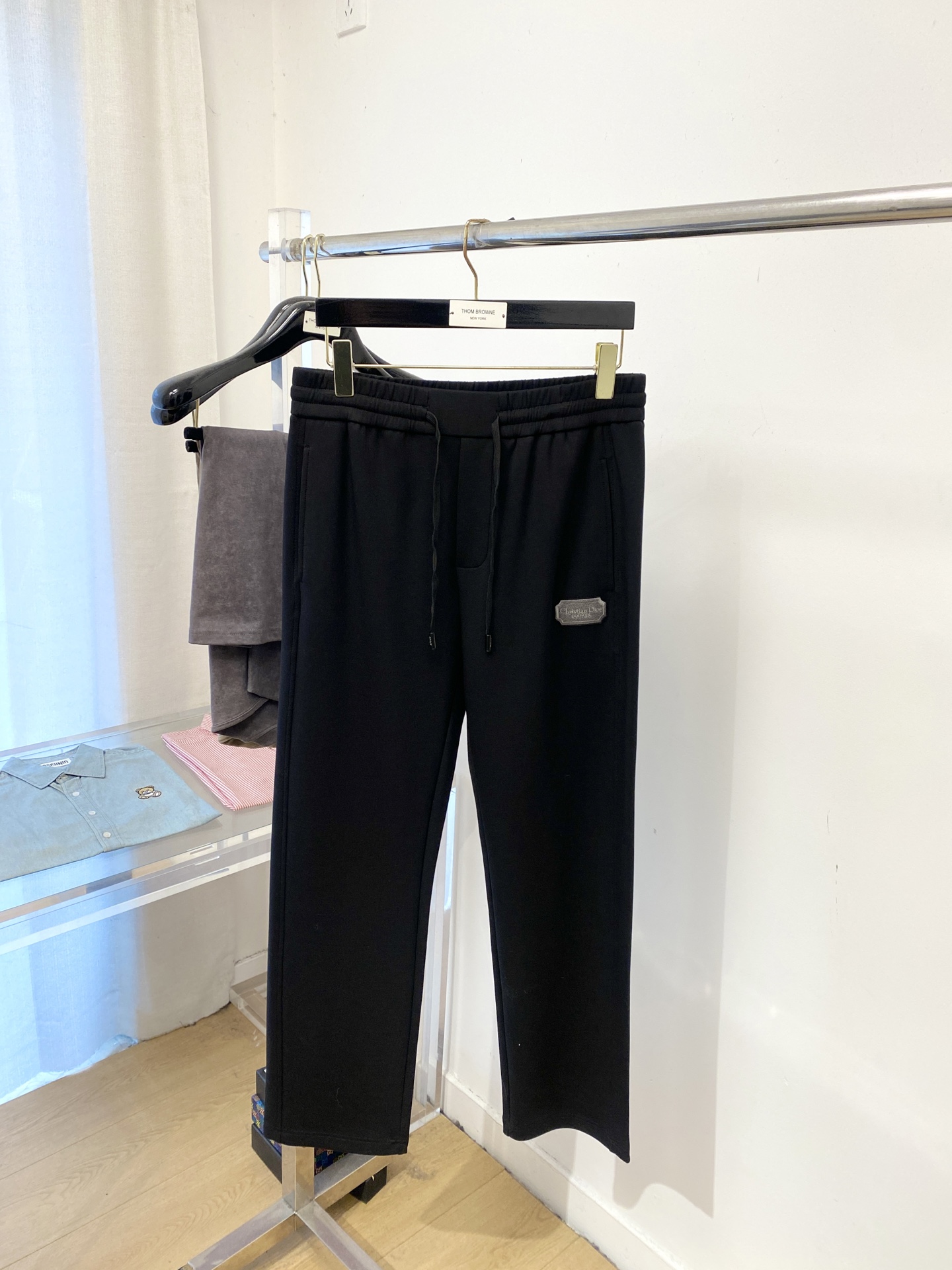 迪奥、2025爆款休闲裤 高弹显瘦必爆简约百搭爆款，做工精细，每一针都看得到用心，超多明星网红最爱 拉长