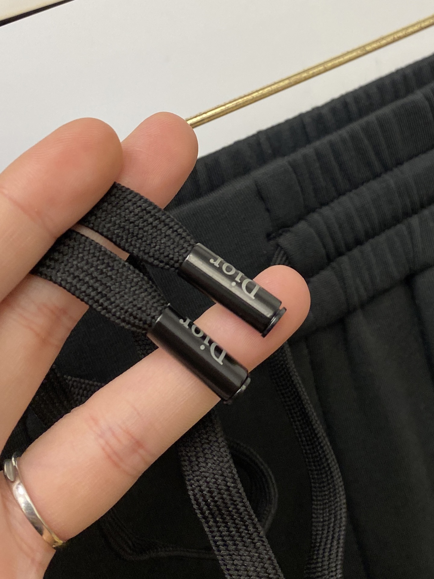 迪奥、2025爆款休闲裤 高弹显瘦必爆简约百搭爆款，做工精细，每一针都看得到用心，超多明星网红最爱 拉长