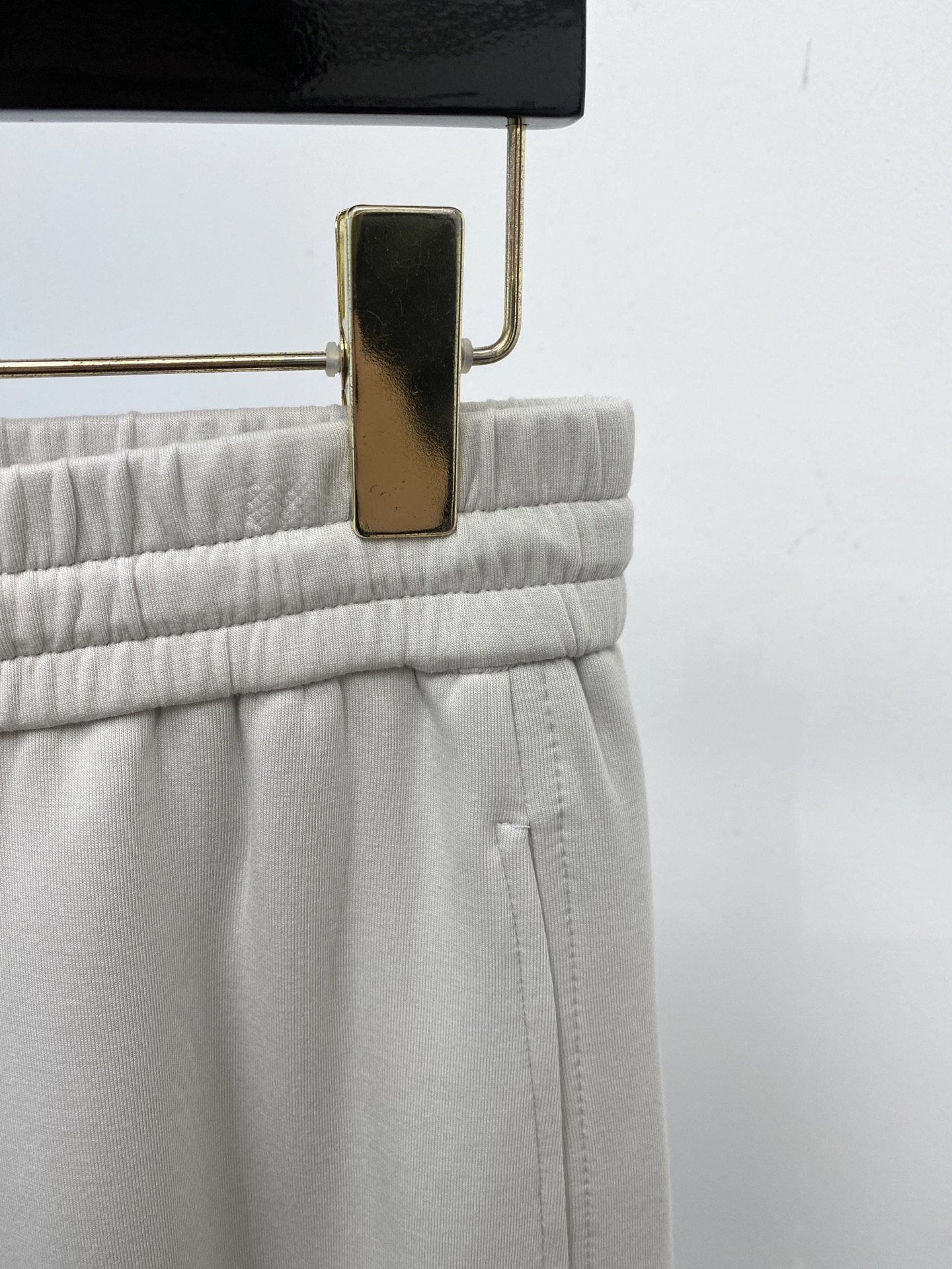 DG、2025爆款休闲裤 高弹显瘦必爆简约百搭爆款，做工精细，每一针都看得到用心，超多明星网红最爱 拉长