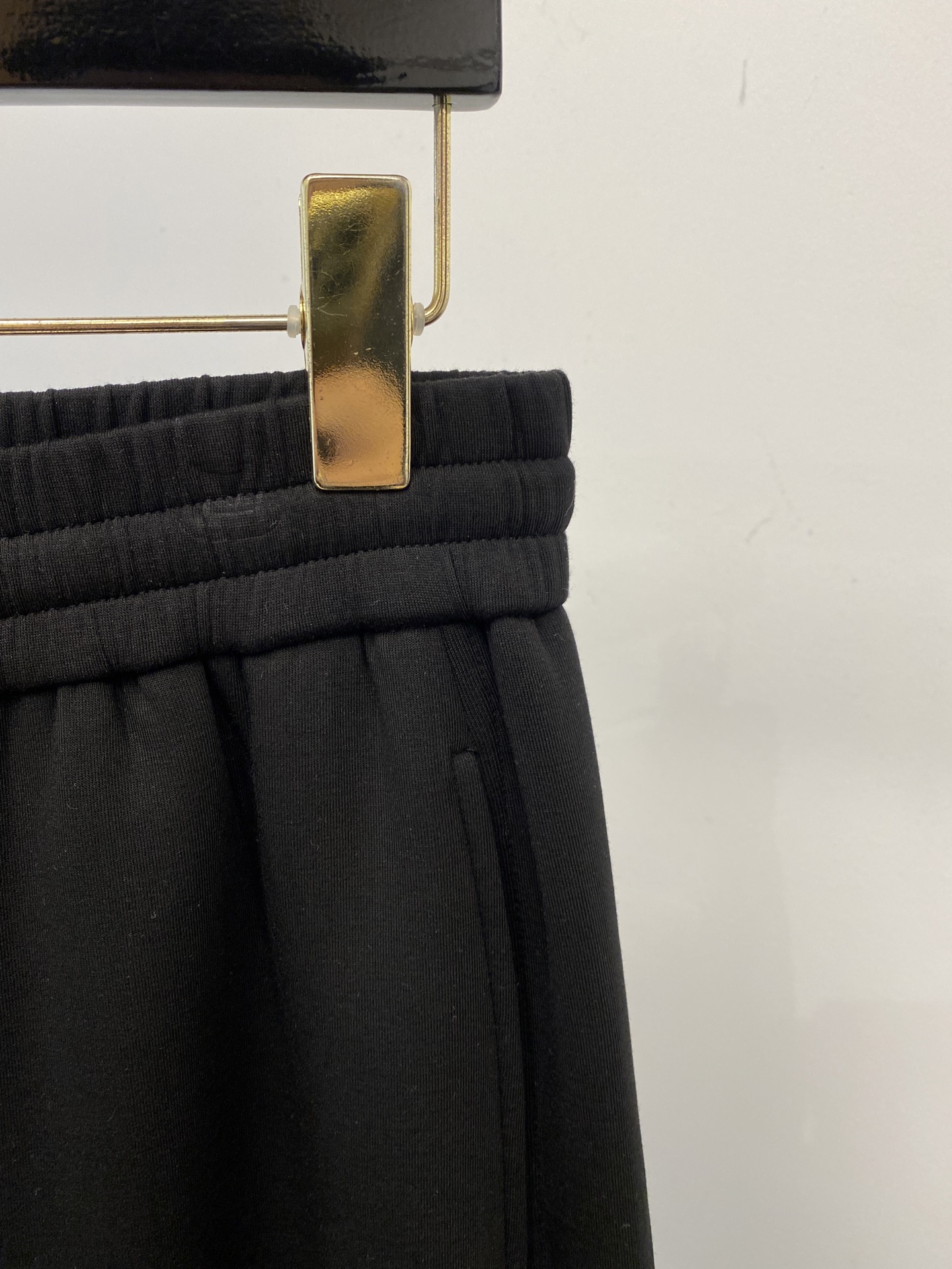 DG、2025爆款休闲裤 高弹显瘦必爆简约百搭爆款，做工精细，每一针都看得到用心，超多明星网红最爱 拉长