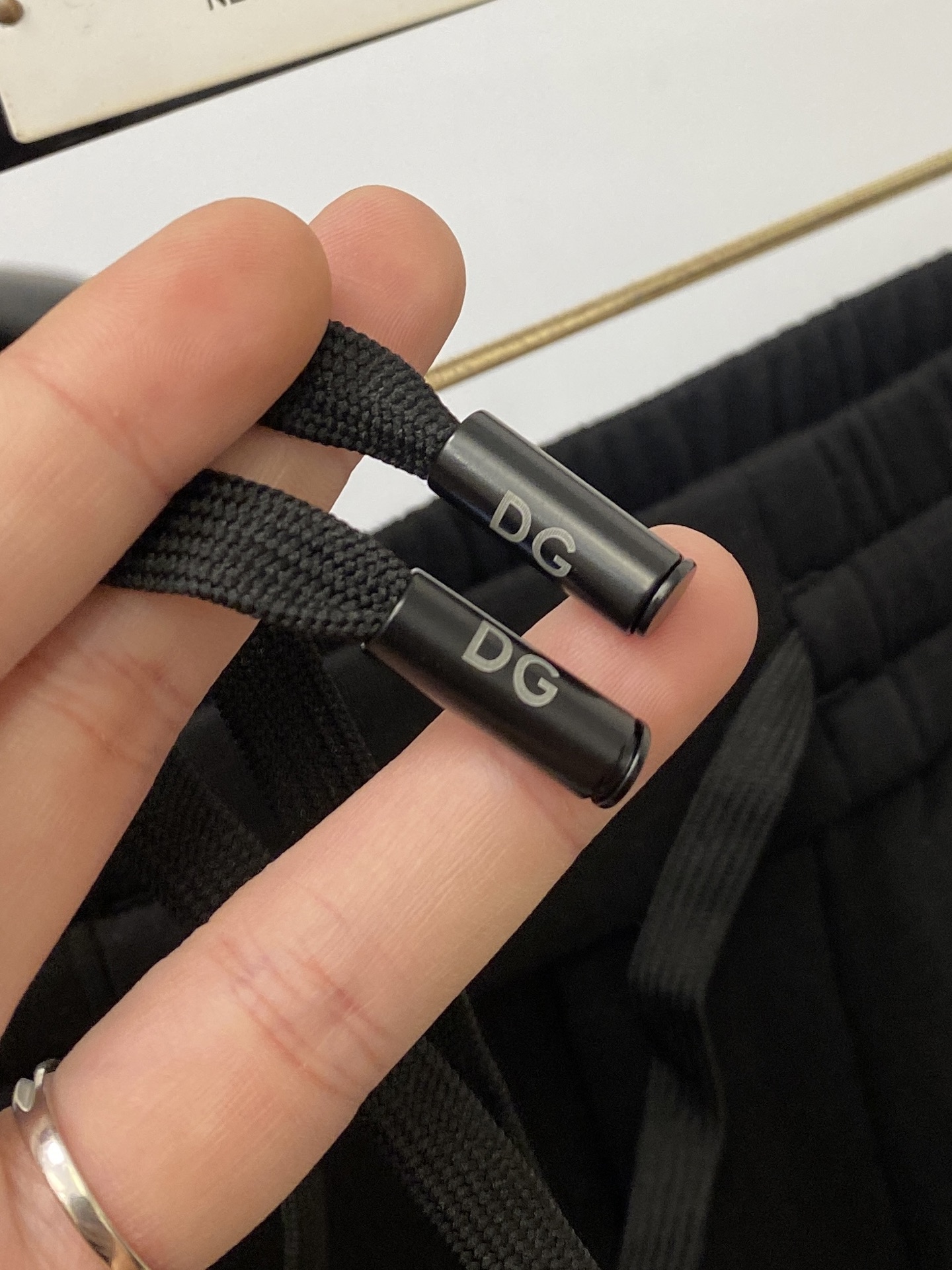 DG、2025爆款休闲裤 高弹显瘦必爆简约百搭爆款，做工精细，每一针都看得到用心，超多明星网红最爱 拉长