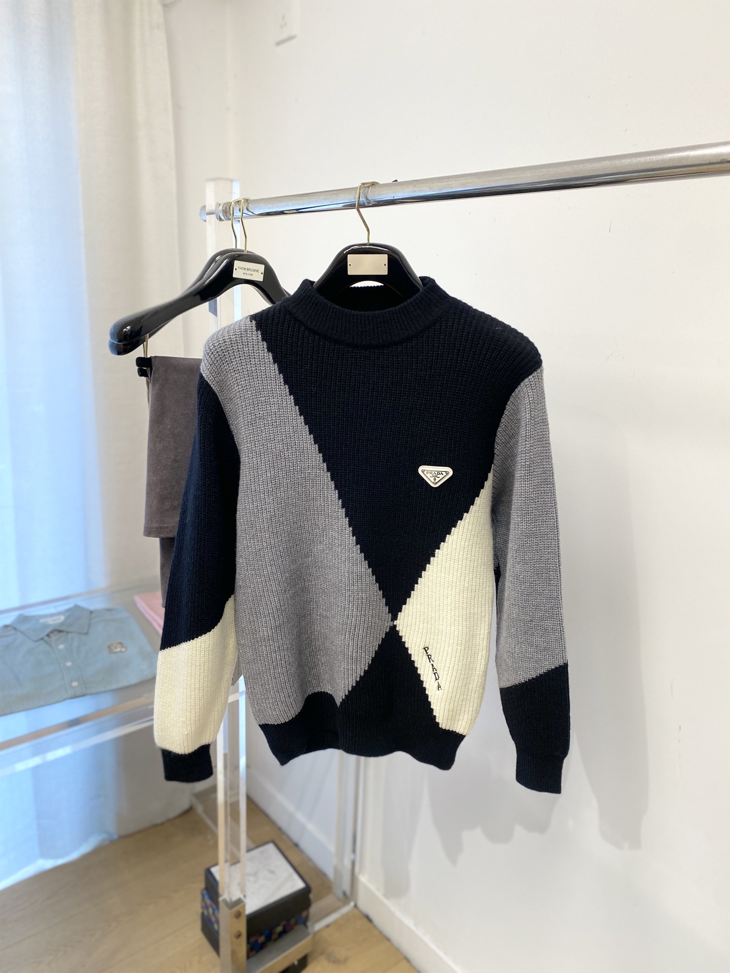 支持年后退换！ 普拉达、2025新品羊毛衣 具有手感细腻柔软，可直接与肌肤接触，让暖心的纱线变化出细腻的