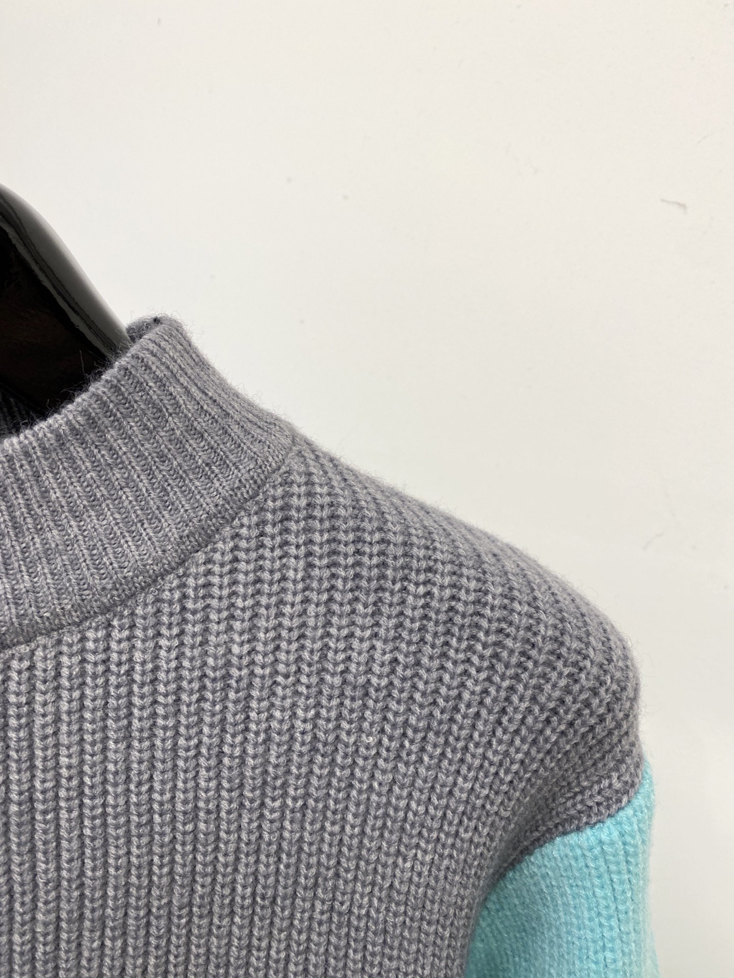 支持年后退换！ 普拉达、2025新品羊毛衣 具有手感细腻柔软，可直接与肌肤接触，让暖心的纱线变化出细腻的