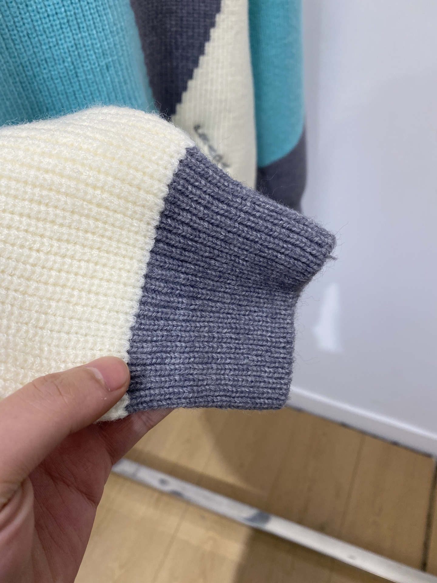 支持年后退换！ 普拉达、2025新品羊毛衣 具有手感细腻柔软，可直接与肌肤接触，让暖心的纱线变化出细腻的