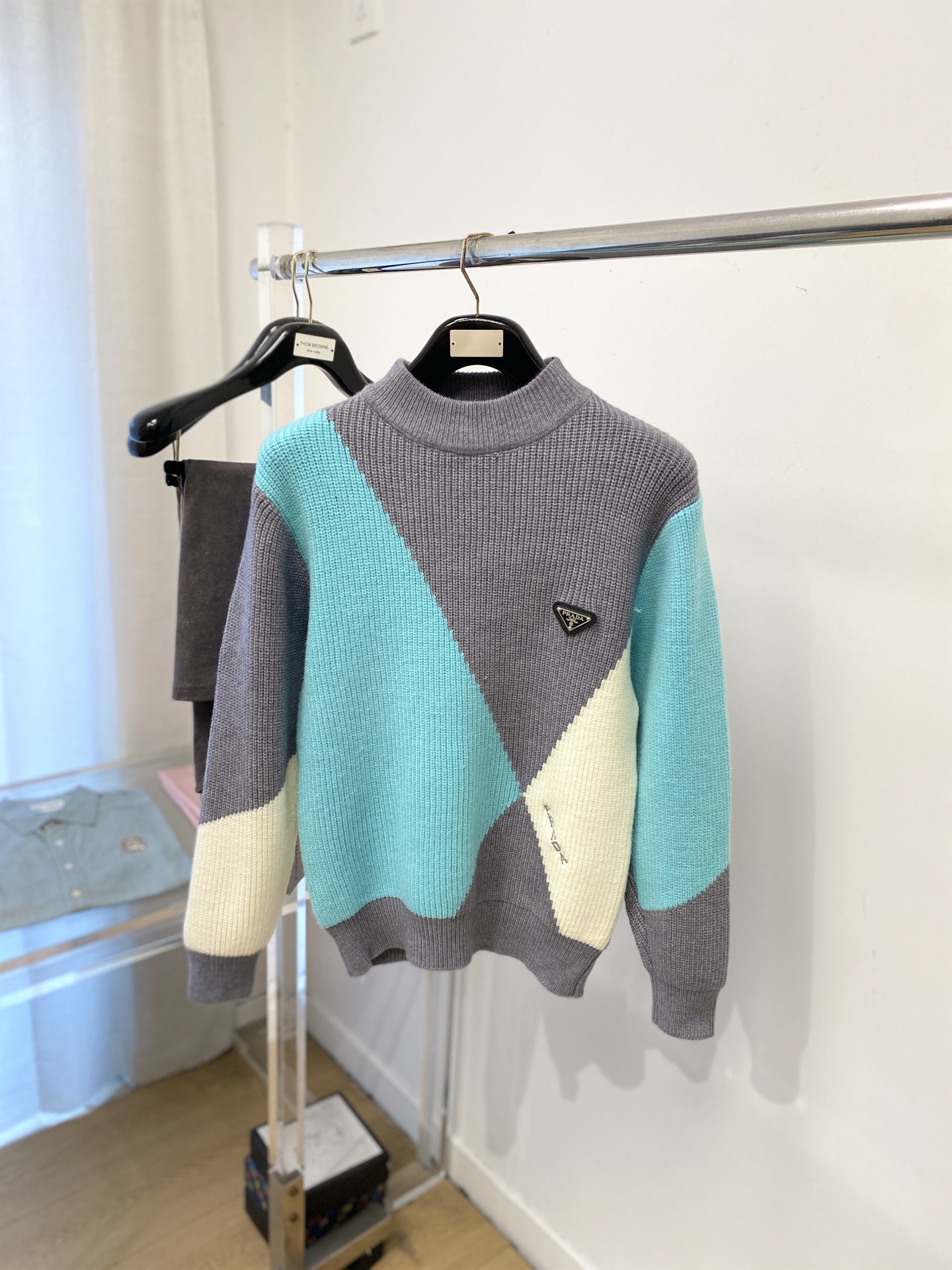 支持年后退换！ 普拉达、2025新品羊毛衣 具有手感细腻柔软，可直接与肌肤接触，让暖心的纱线变化出细腻的