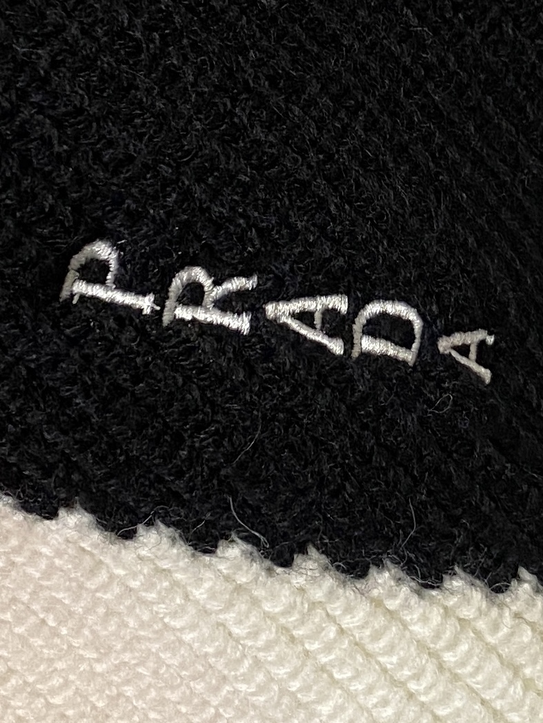 支持年后退换！ 普拉达、2025新品羊毛衣 具有手感细腻柔软，可直接与肌肤接触，让暖心的纱线变化出细腻的