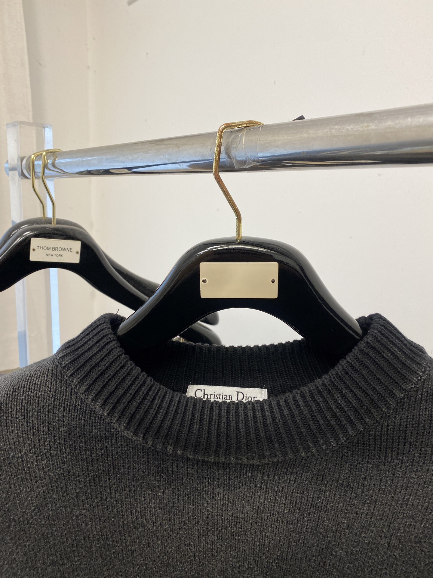 支持年后退换！ 迪奥、2025新品羊毛衣 具有手感细腻柔软，可直接与肌肤接触，让暖心的纱线变化出细腻的质