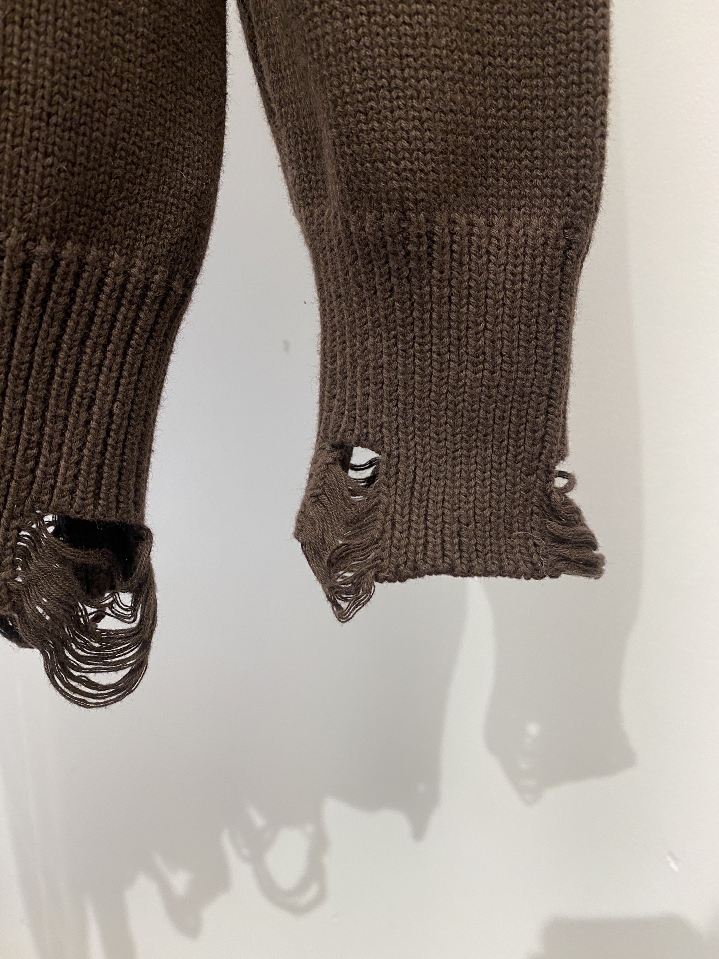 支持年后退换！ 迪奥、2025新品羊毛衣 具有手感细腻柔软，可直接与肌肤接触，让暖心的纱线变化出细腻的质