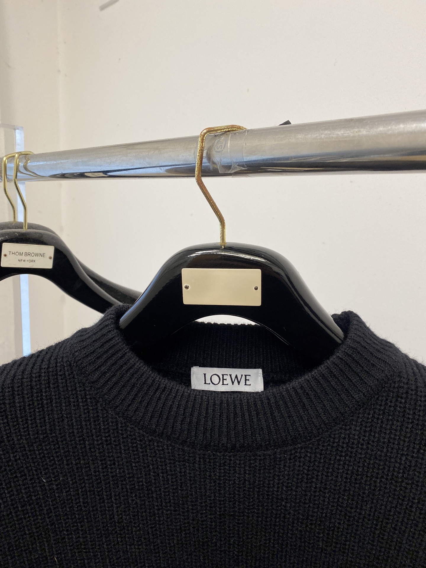 支持年后退换！ 罗意威、2025新品羊毛衣 具有手感细腻柔软，可直接与肌肤接触，让暖心的纱线变化出细腻的