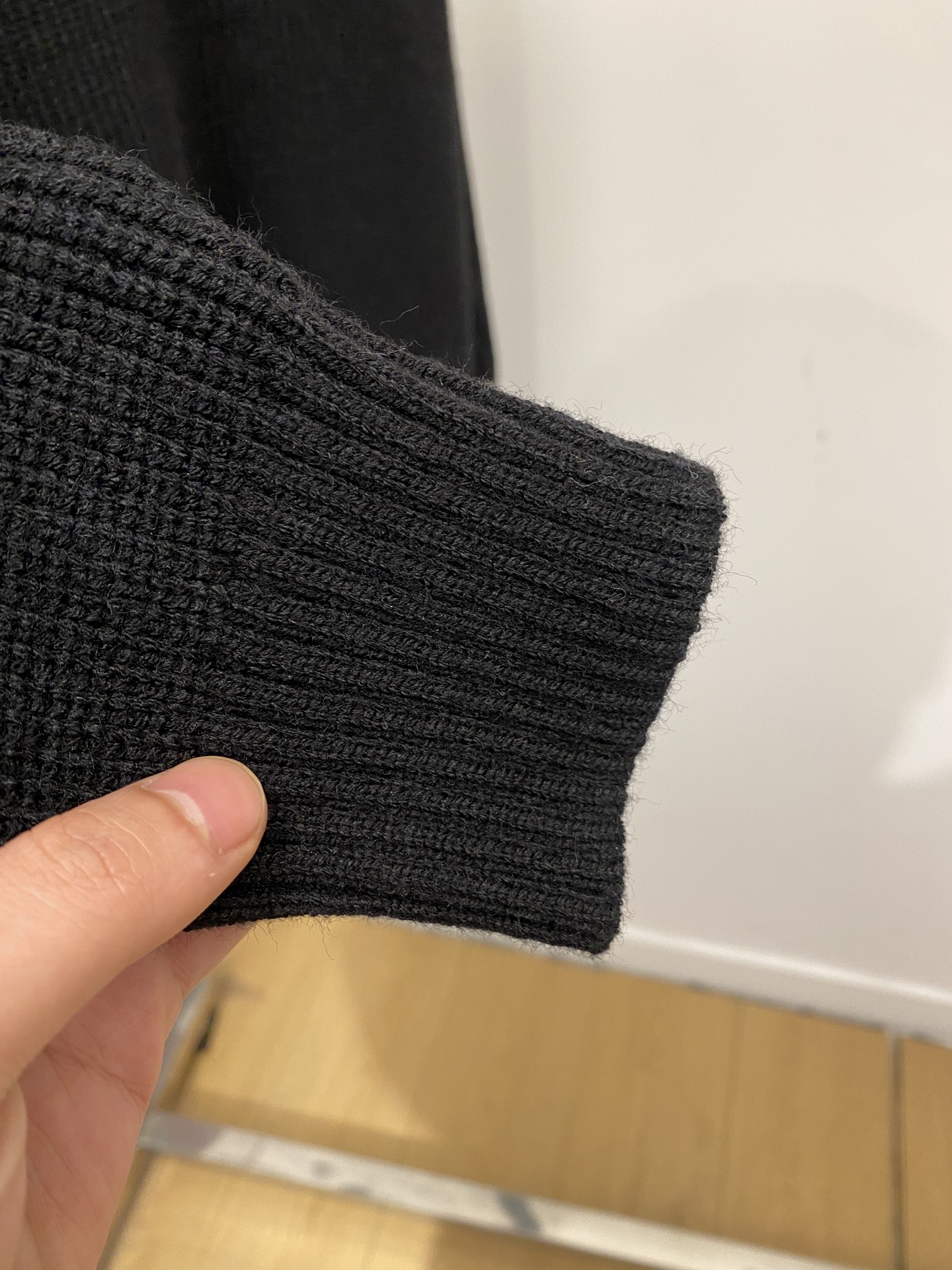 支持年后退换！ 罗意威、2025新品羊毛衣 具有手感细腻柔软，可直接与肌肤接触，让暖心的纱线变化出细腻的