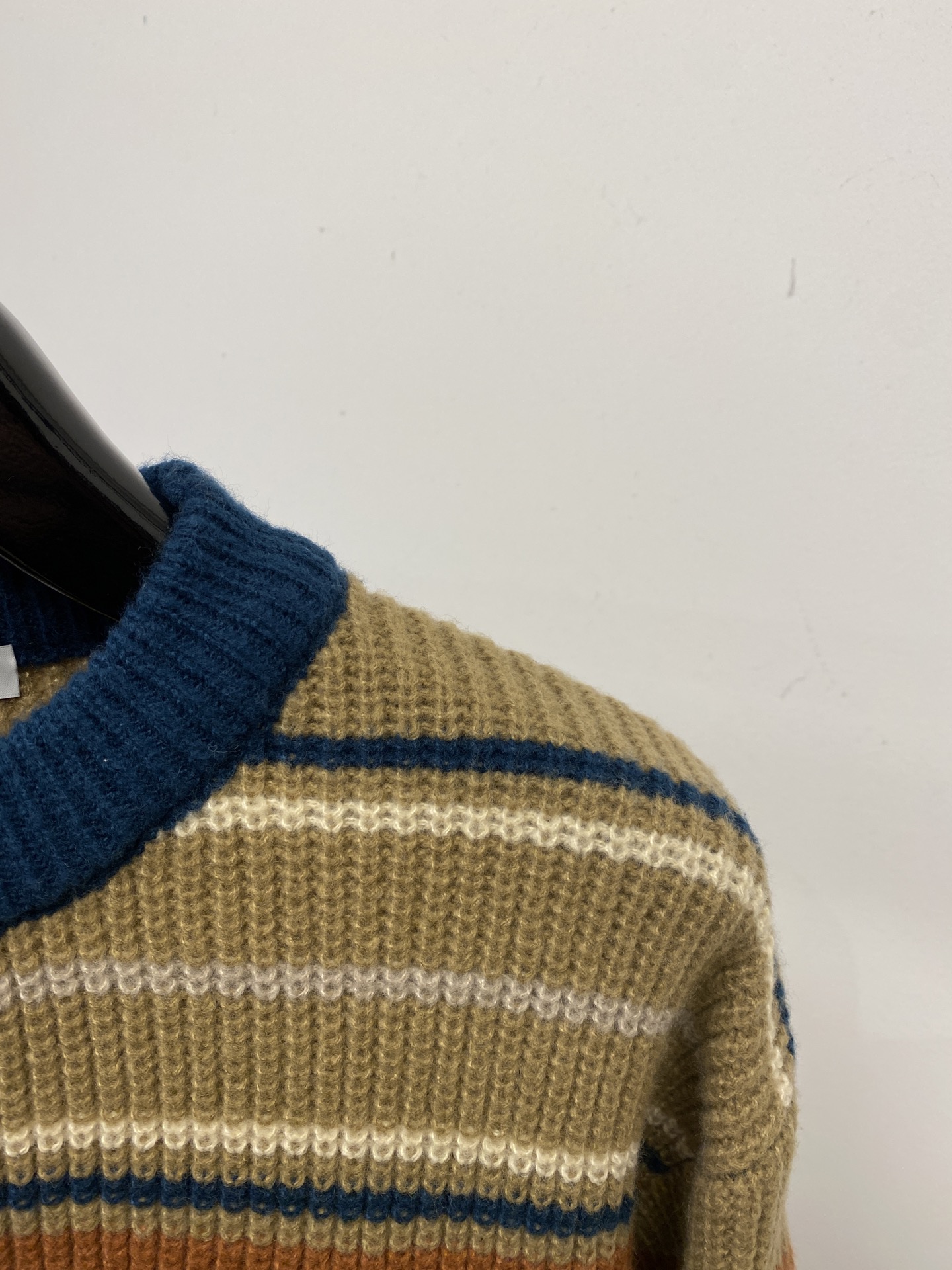 支持年后退换！ 罗意威、2025新品羊毛衣 具有手感细腻柔软，可直接与肌肤接触，让暖心的纱线变化出细腻的