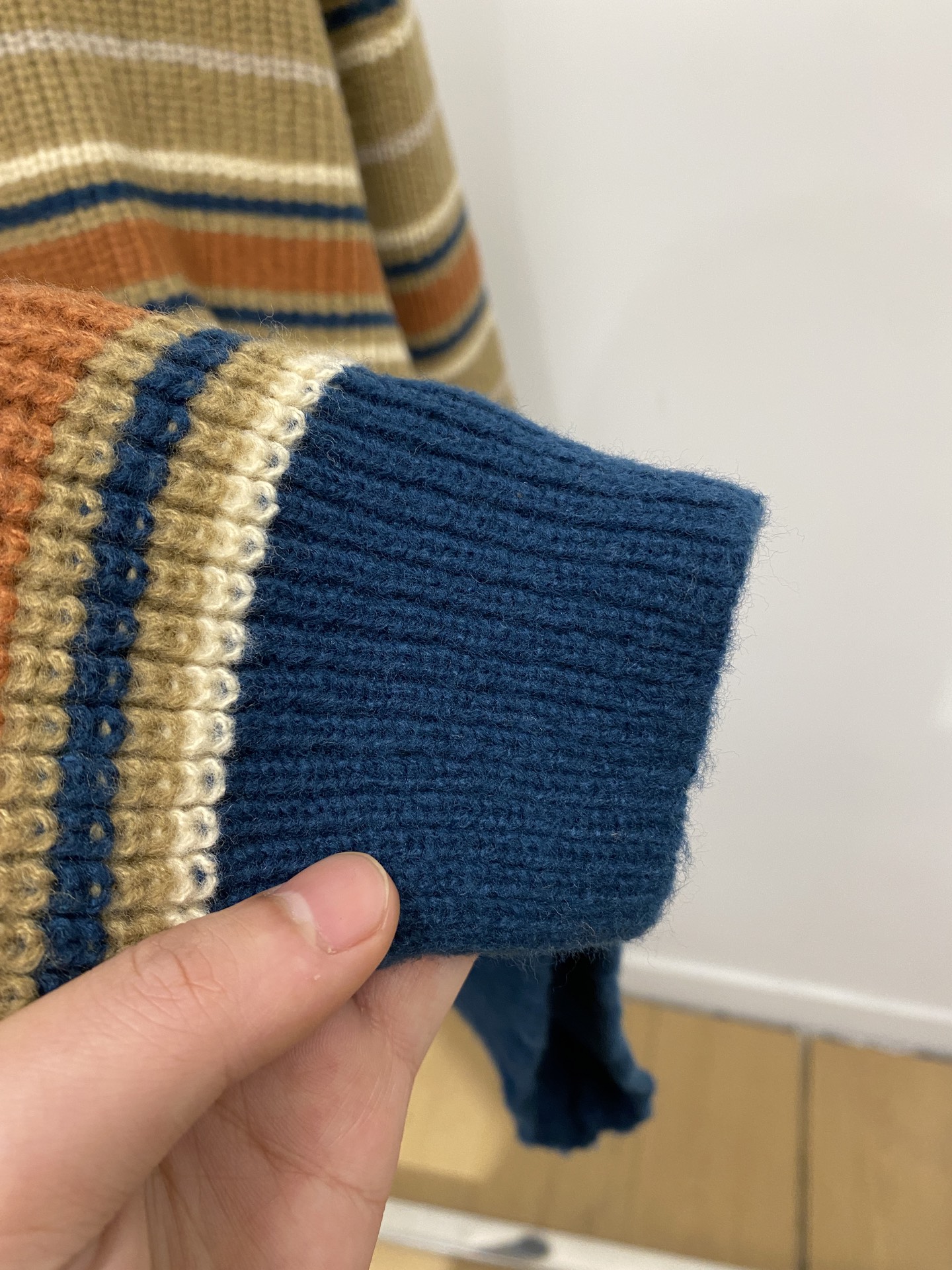 支持年后退换！ 罗意威、2025新品羊毛衣 具有手感细腻柔软，可直接与肌肤接触，让暖心的纱线变化出细腻的