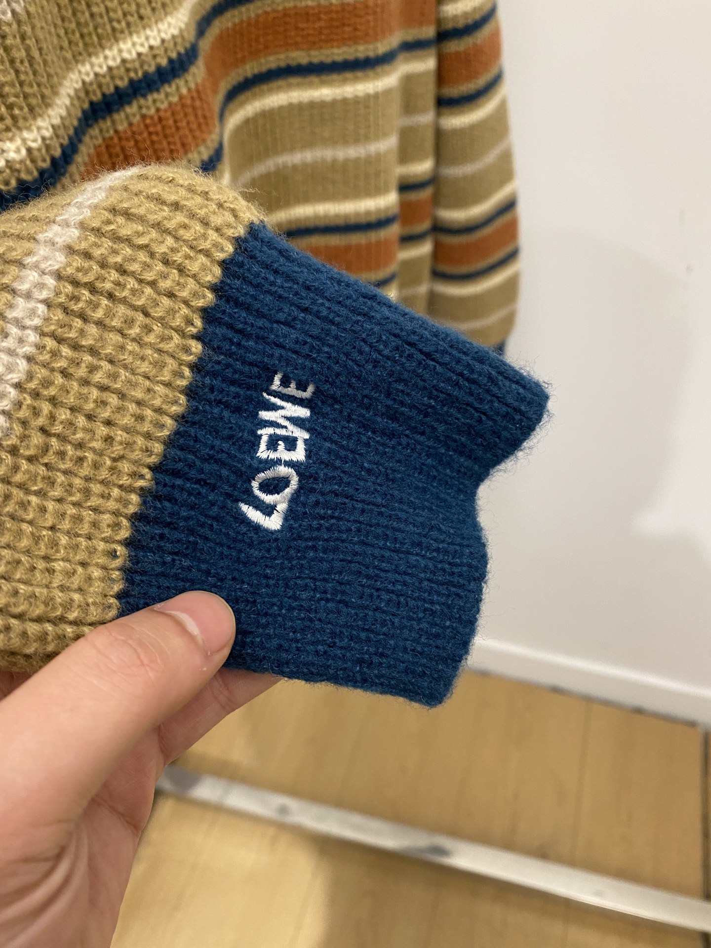 支持年后退换！ 罗意威、2025新品羊毛衣 具有手感细腻柔软，可直接与肌肤接触，让暖心的纱线变化出细腻的