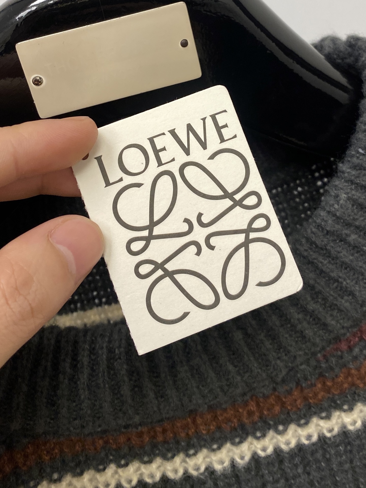 支持年后退换！ 罗意威、2025新品羊毛衣 具有手感细腻柔软，可直接与肌肤接触，让暖心的纱线变化出细腻的