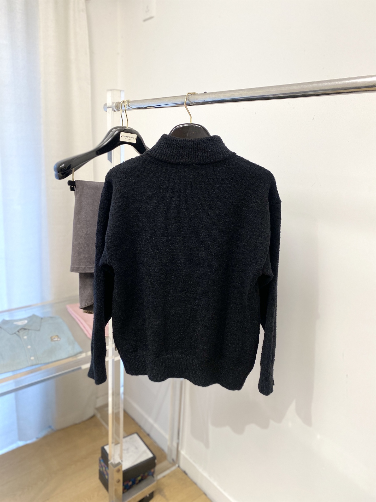 支持年后退换！ YSL 圣罗兰、2025新品羊毛衣外套 具有手感细腻柔软，可直接与肌肤接触，让暖心的纱线