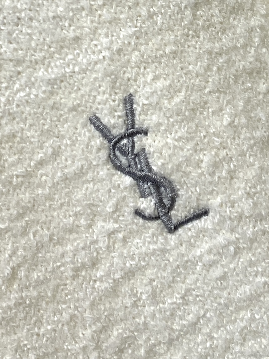 支持年后退换！ YSL 圣罗兰、2025新品羊毛衣外套 具有手感细腻柔软，可直接与肌肤接触，让暖心的纱线