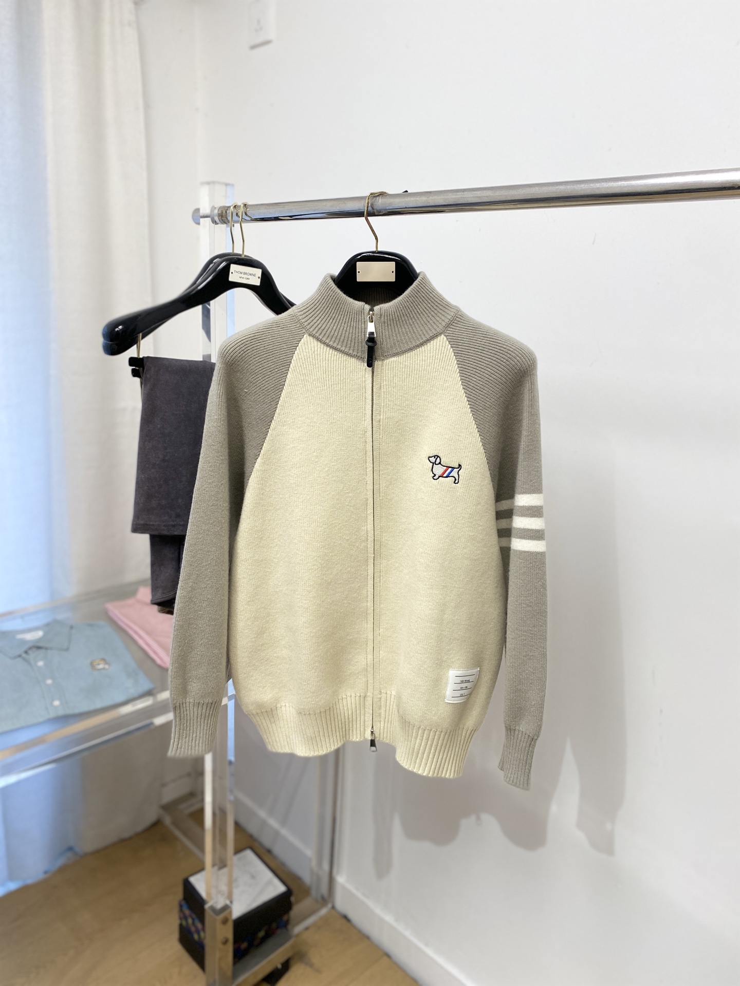 支持年后退换！ TB、2025新品羊毛衣外套 具有手感细腻柔软，可直接与肌肤接触，让暖心的纱线变化出细腻