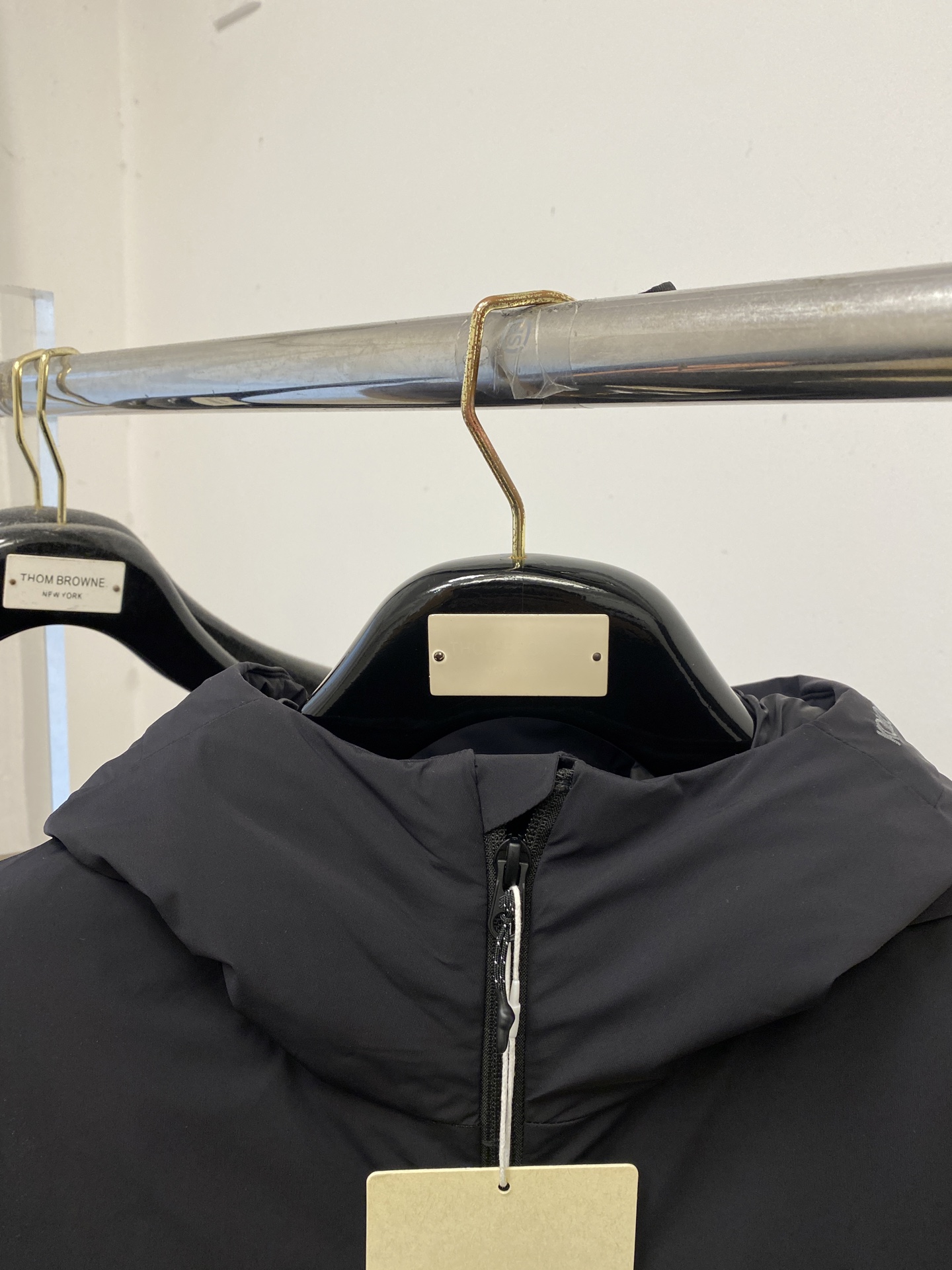 KOLON SPORT、2025最新款男士羽绒服、面料柔软舒适 ．上身版型超赞 ．拉链．辅料都是客供 、