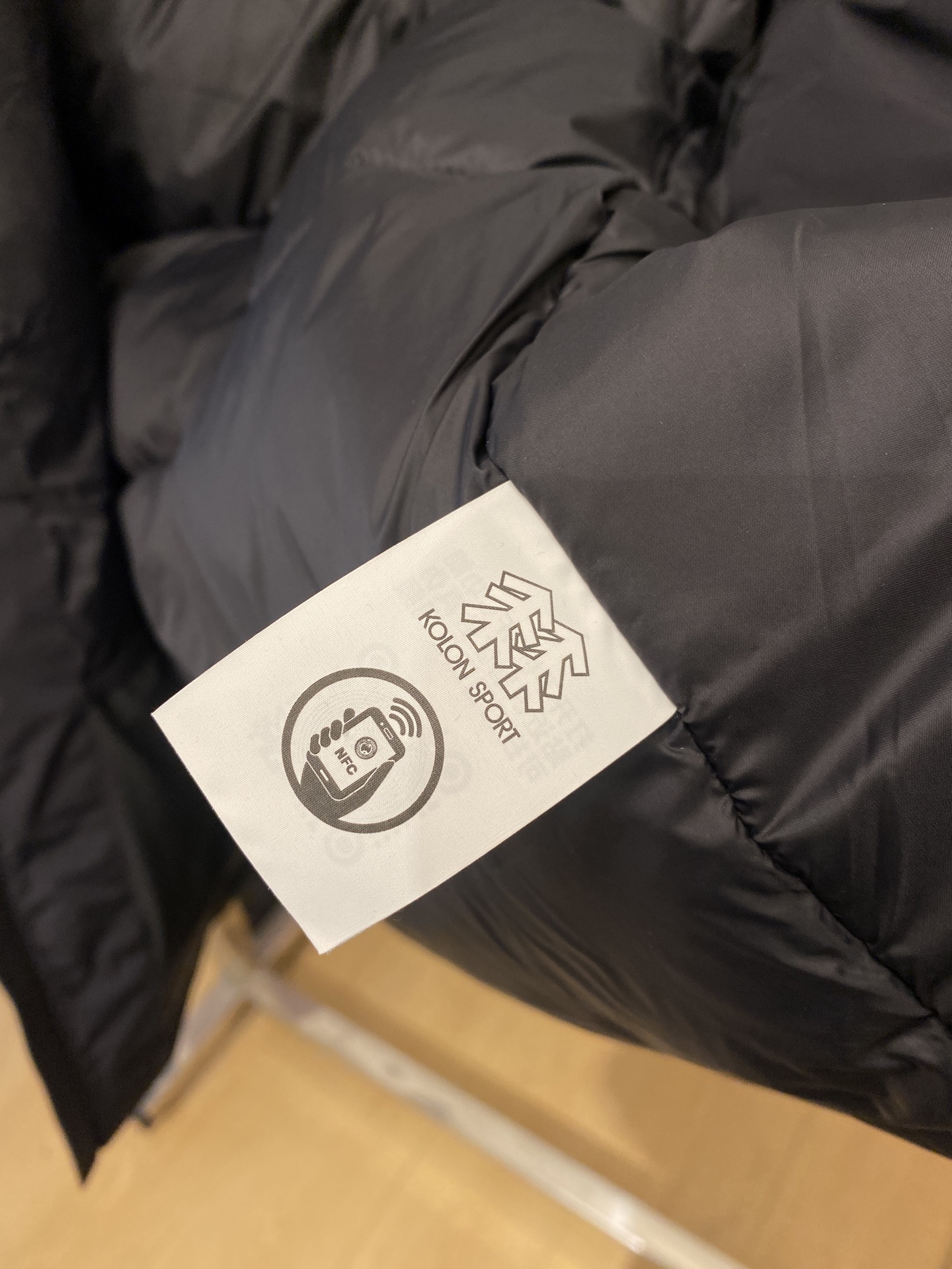 KOLON SPORT、2025最新款男士羽绒服、面料柔软舒适 ．上身版型超赞 ．拉链．辅料都是客供 、