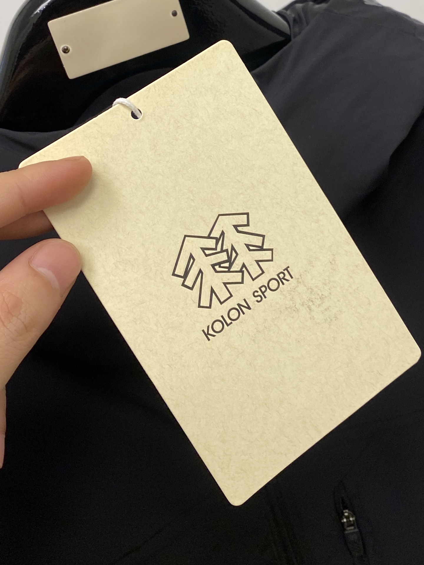 KOLON SPORT、2025最新款男士羽绒服、面料柔软舒适 ．上身版型超赞 ．拉链．辅料都是客供 、