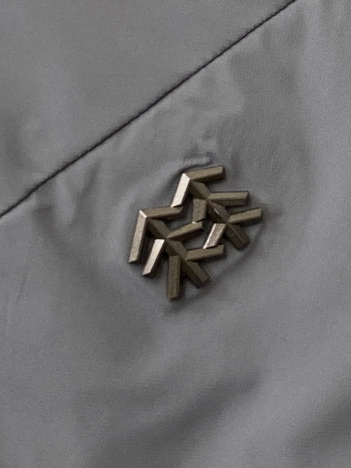 KOLON SPORT、2025最新款男士羽绒服、面料柔软舒适 ．上身版型超赞 ．拉链．辅料都是客供 、