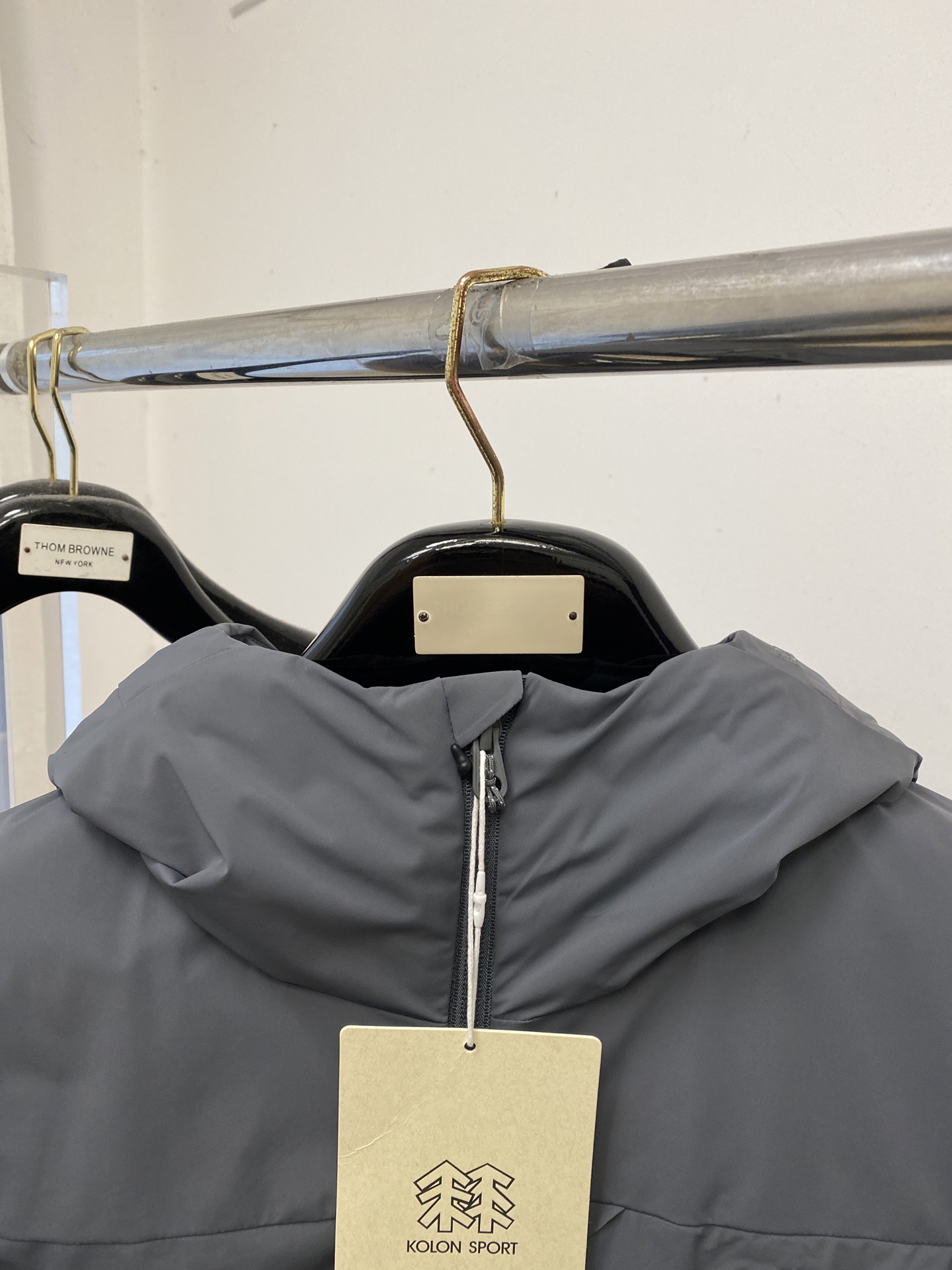 KOLON SPORT、2025最新款男士羽绒服、面料柔软舒适 ．上身版型超赞 ．拉链．辅料都是客供 、