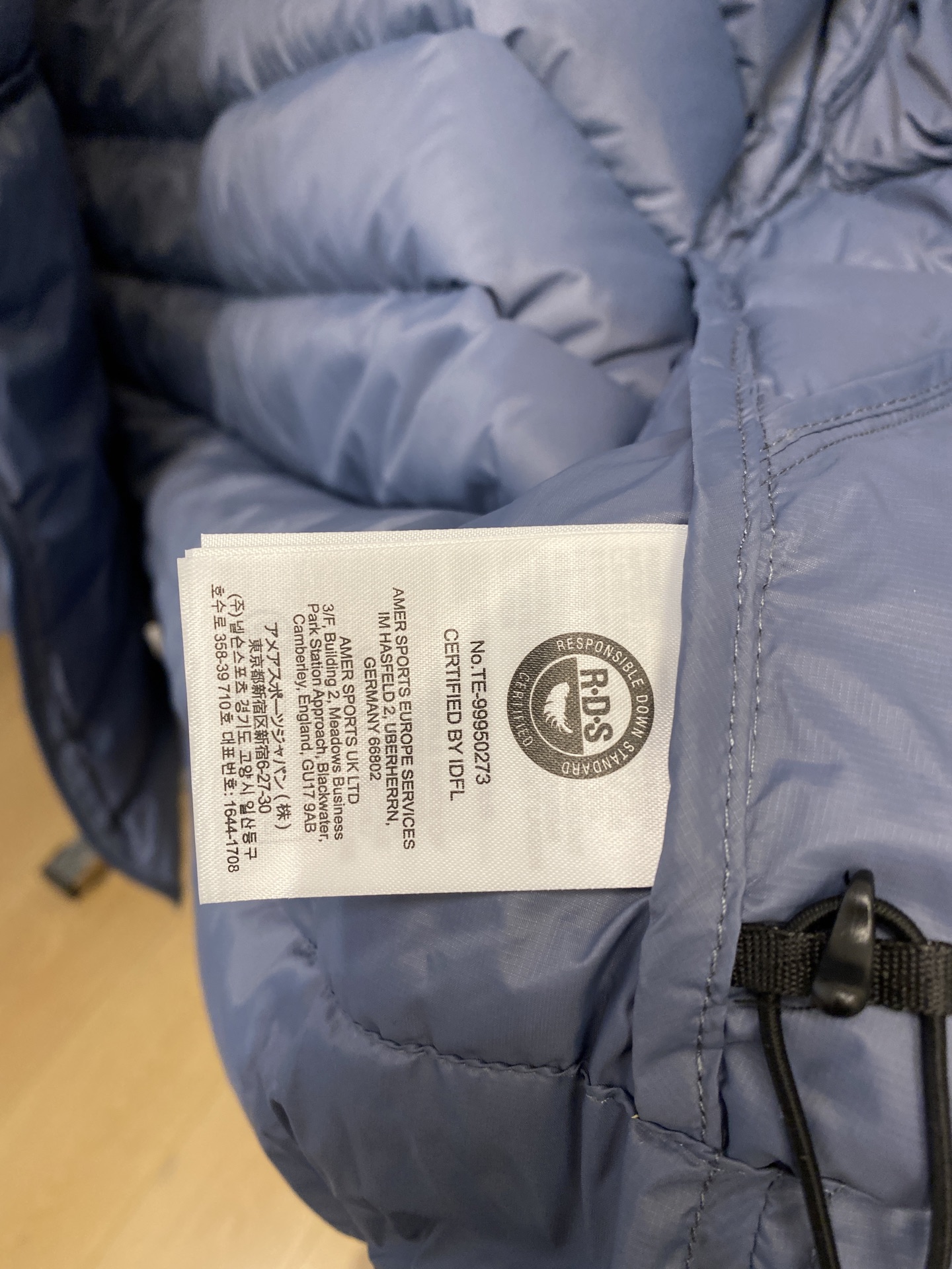 始祖鸟、2025最新款男士羽绒服、面料柔软舒适 ．上身版型超赞 ．拉链．辅料都是客供 、进口面料，轻便舒