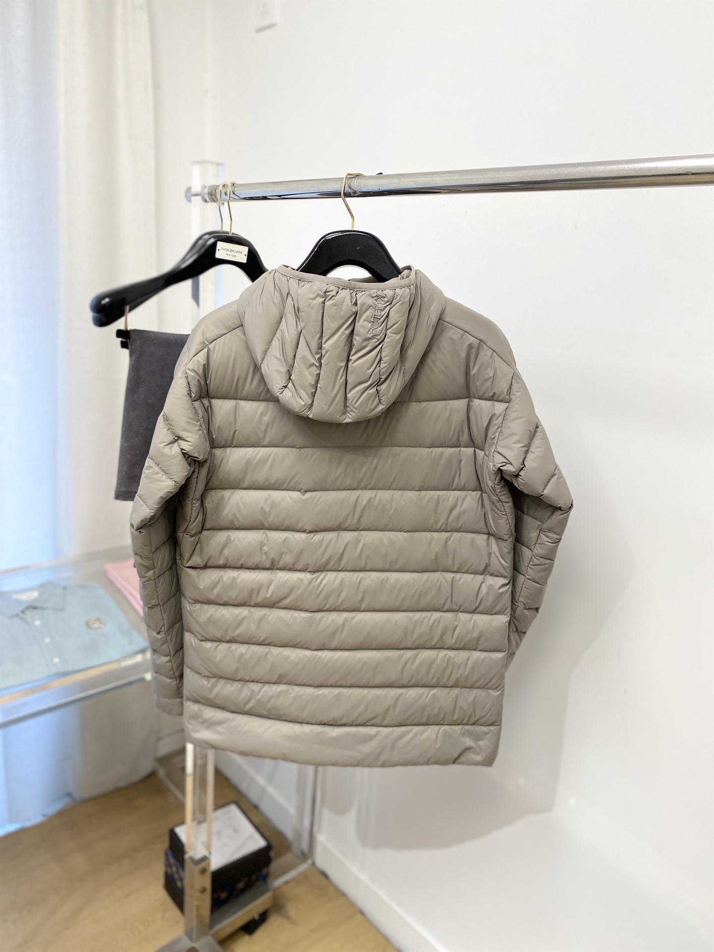 始祖鸟、2025最新款男士羽绒服、面料柔软舒适 ．上身版型超赞 ．拉链．辅料都是客供 、进口面料，轻便舒