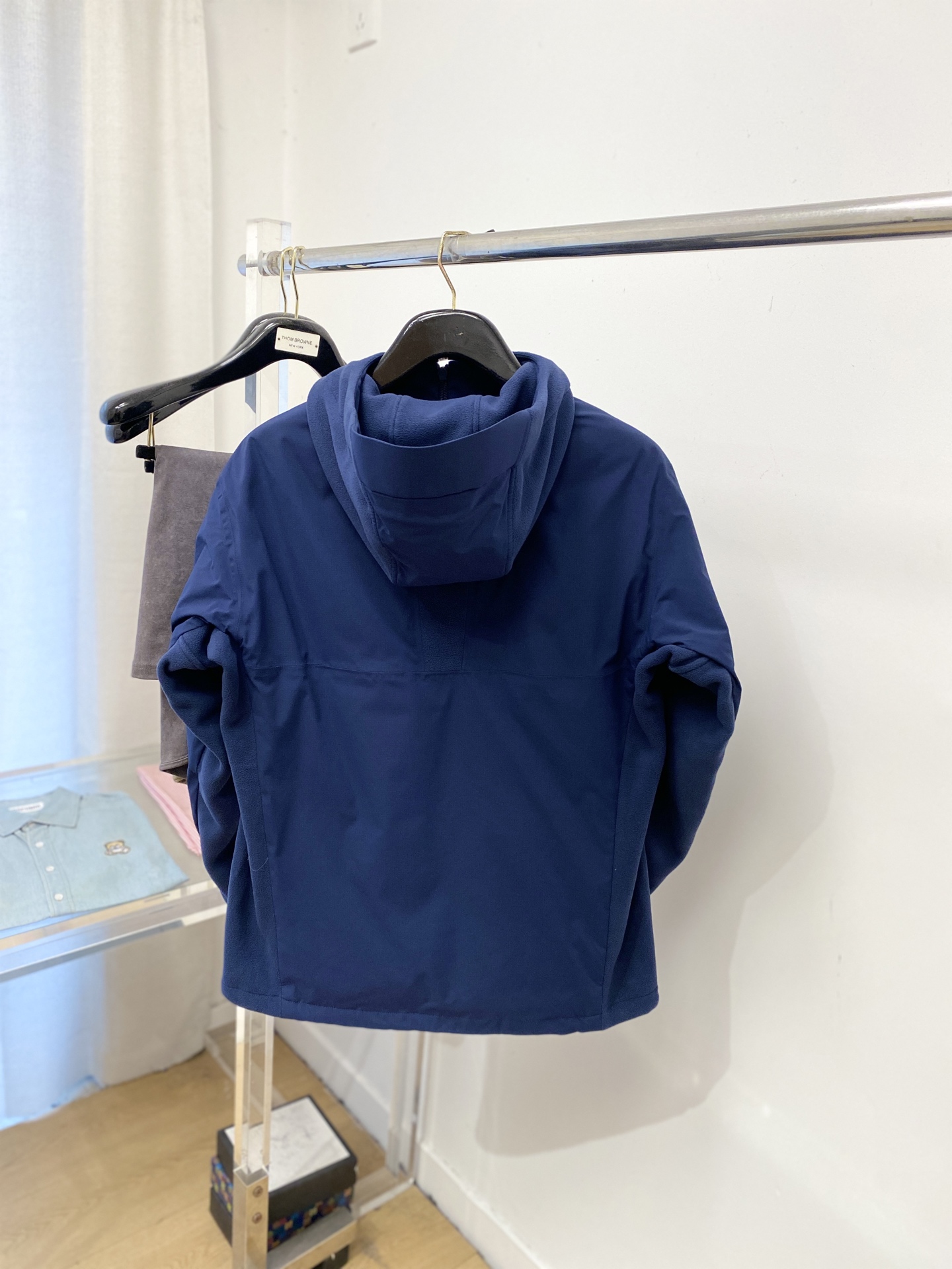 始祖鸟、2025最新款男士羽绒夹克、面料柔软舒适 ．上身版型超赞 ．拉链．辅料都是客供 、进口面料，轻便