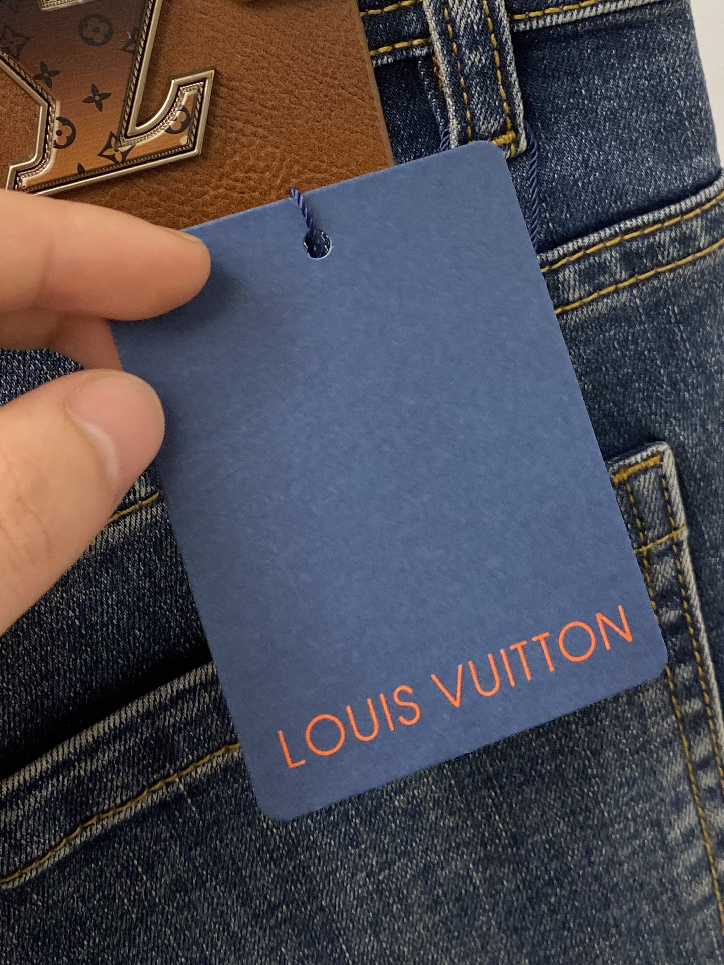 LV、2025最新品，专柜同步有售，原单狠货，水洗休闲牛仔裤，进口原版水洗弹力面料，舒适有弹性，原版五金