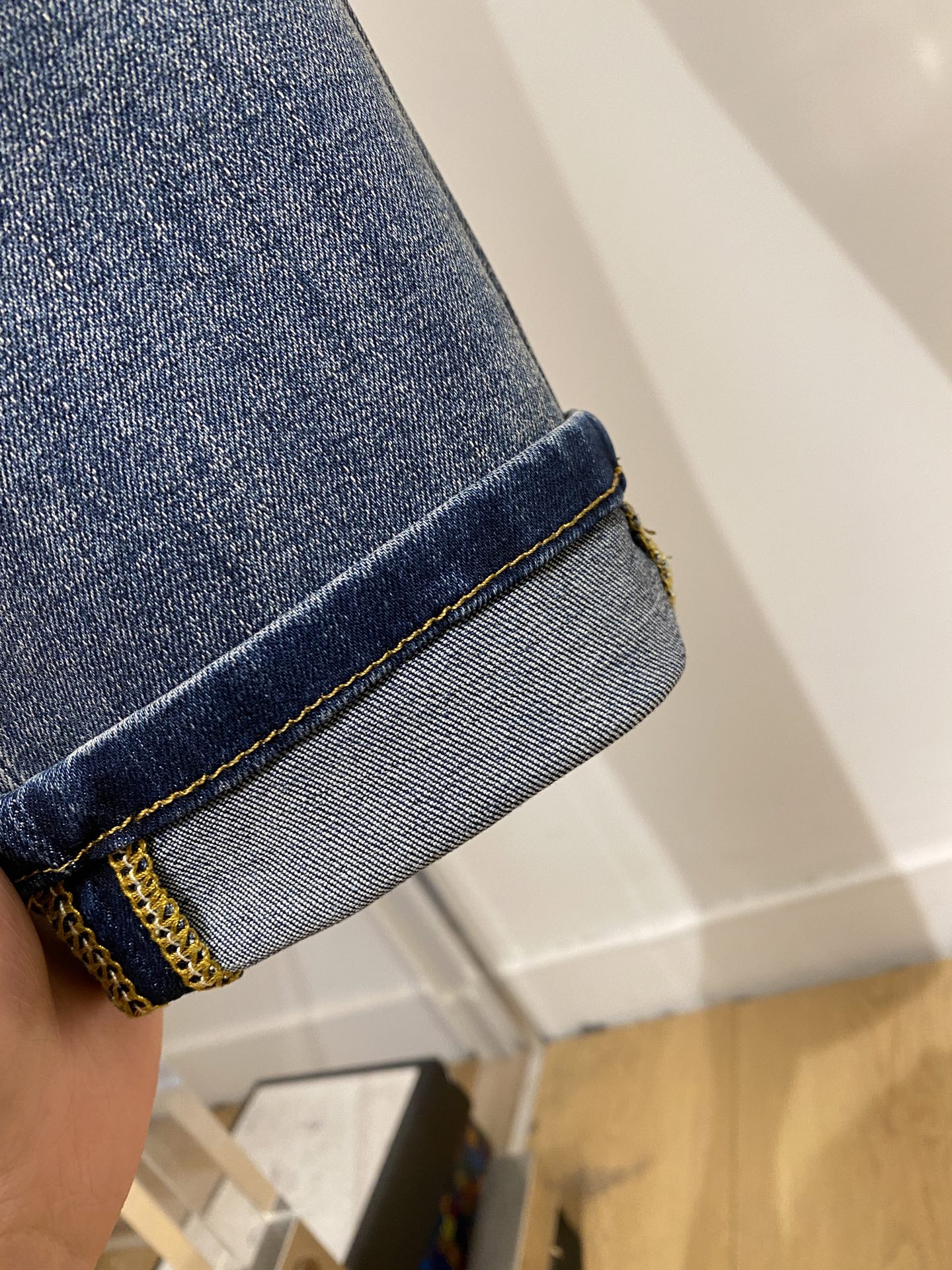 范思哲、2025最新品，专柜同步有售，原单狠货，水洗休闲牛仔裤，进口原版水洗弹力面料，舒适有弹性，原版五