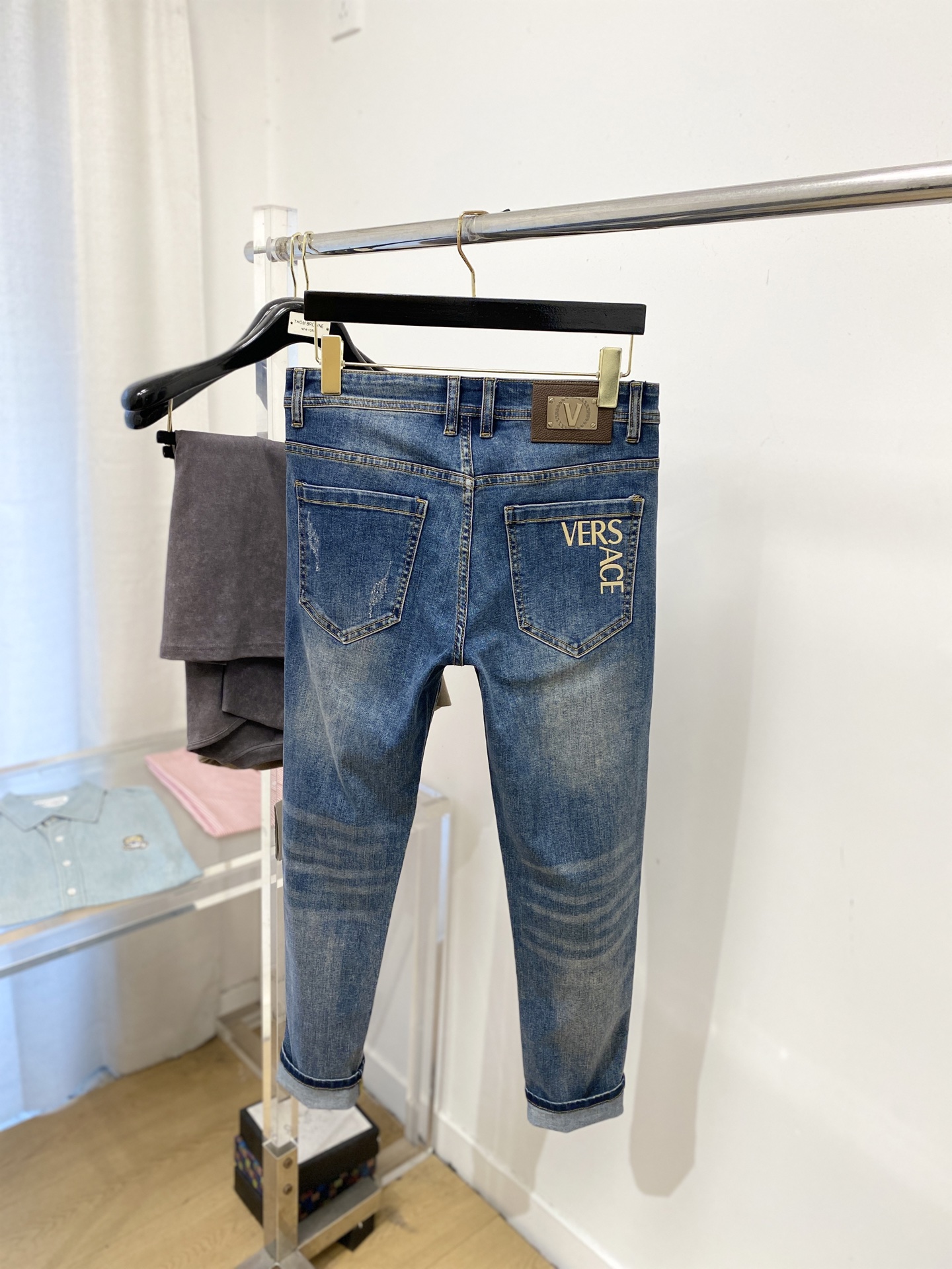 范思哲、2025最新品，专柜同步有售，原单狠货，水洗休闲牛仔裤，进口原版水洗弹力面料，舒适有弹性，原版五