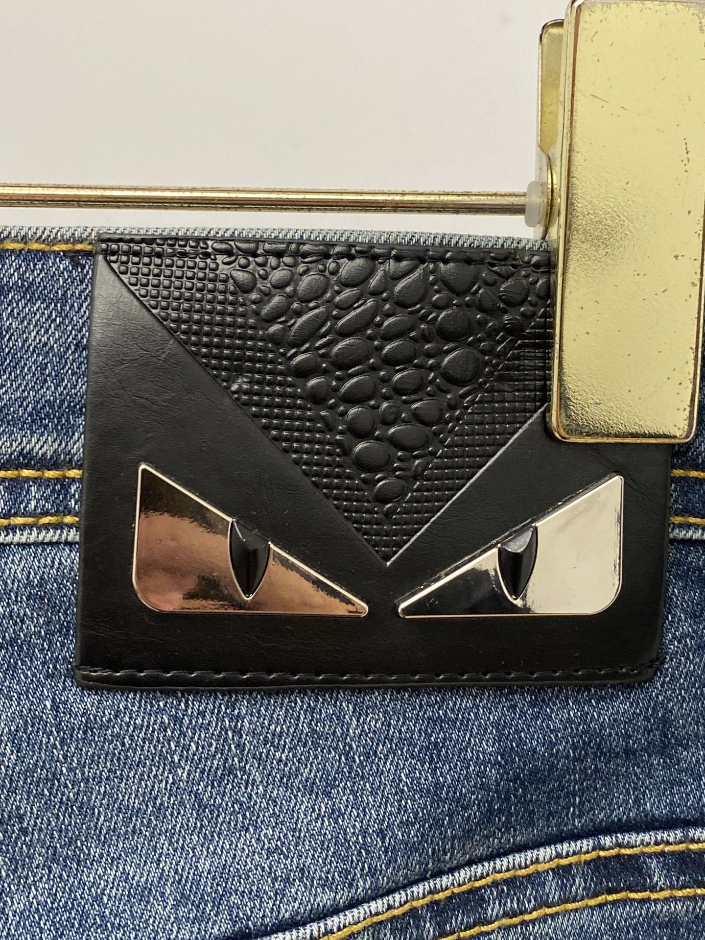 芬迪、2025最新品，专柜同步有售，原单狠货，水洗休闲牛仔裤，进口原版水洗弹力面料，舒适有弹性，原版五金