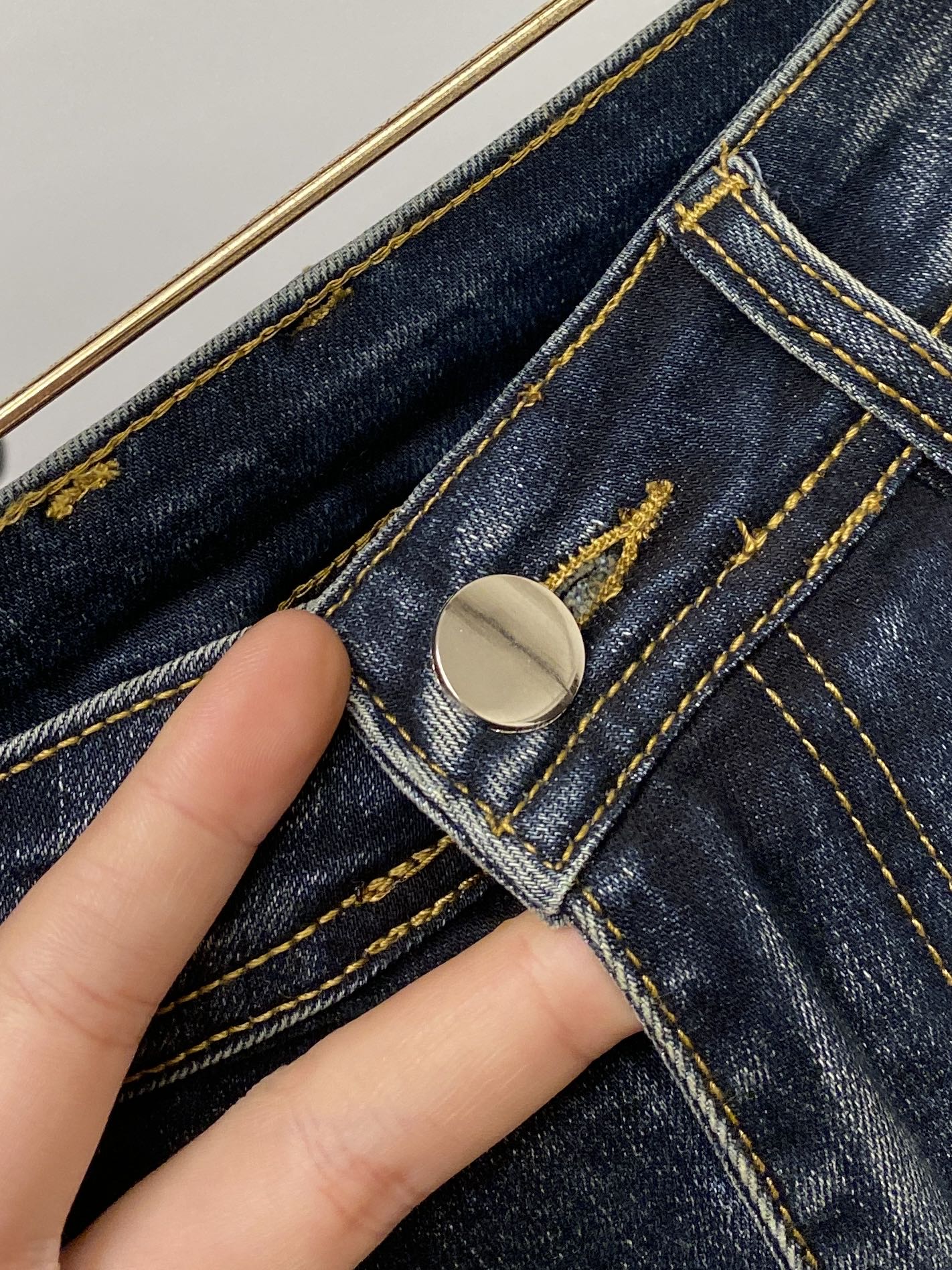 巴宝莉、2025最新品，专柜同步有售，原单狠货，水洗休闲牛仔裤，进口原版水洗弹力面料，舒适有弹性，原版五