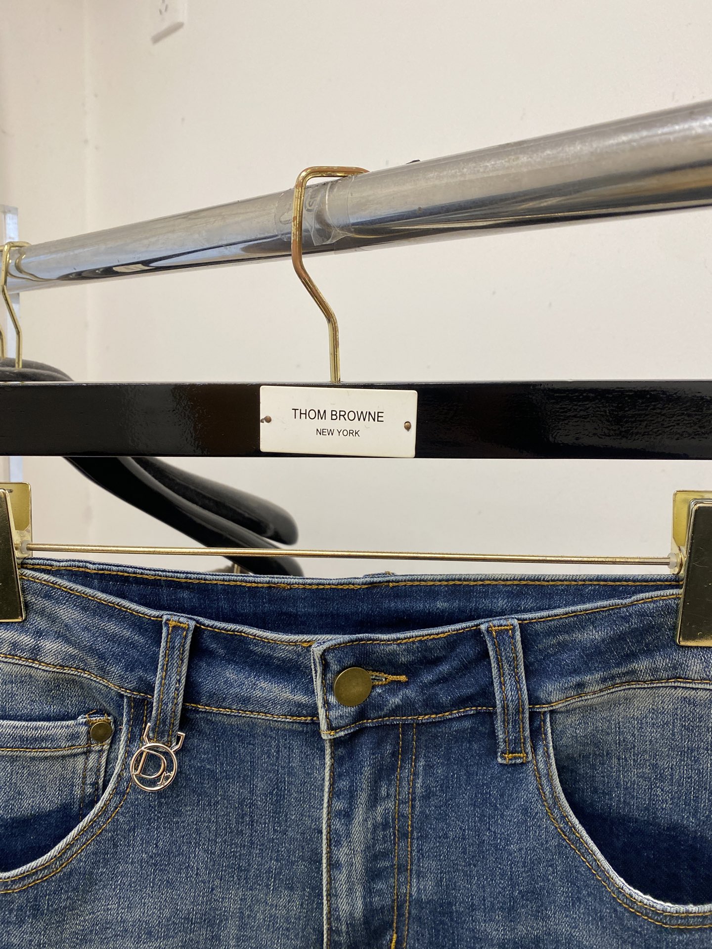 迪奥、2025最新品，专柜同步有售，原单狠货，水洗休闲牛仔裤，进口原版水洗弹力面料，舒适有弹性，原版五金