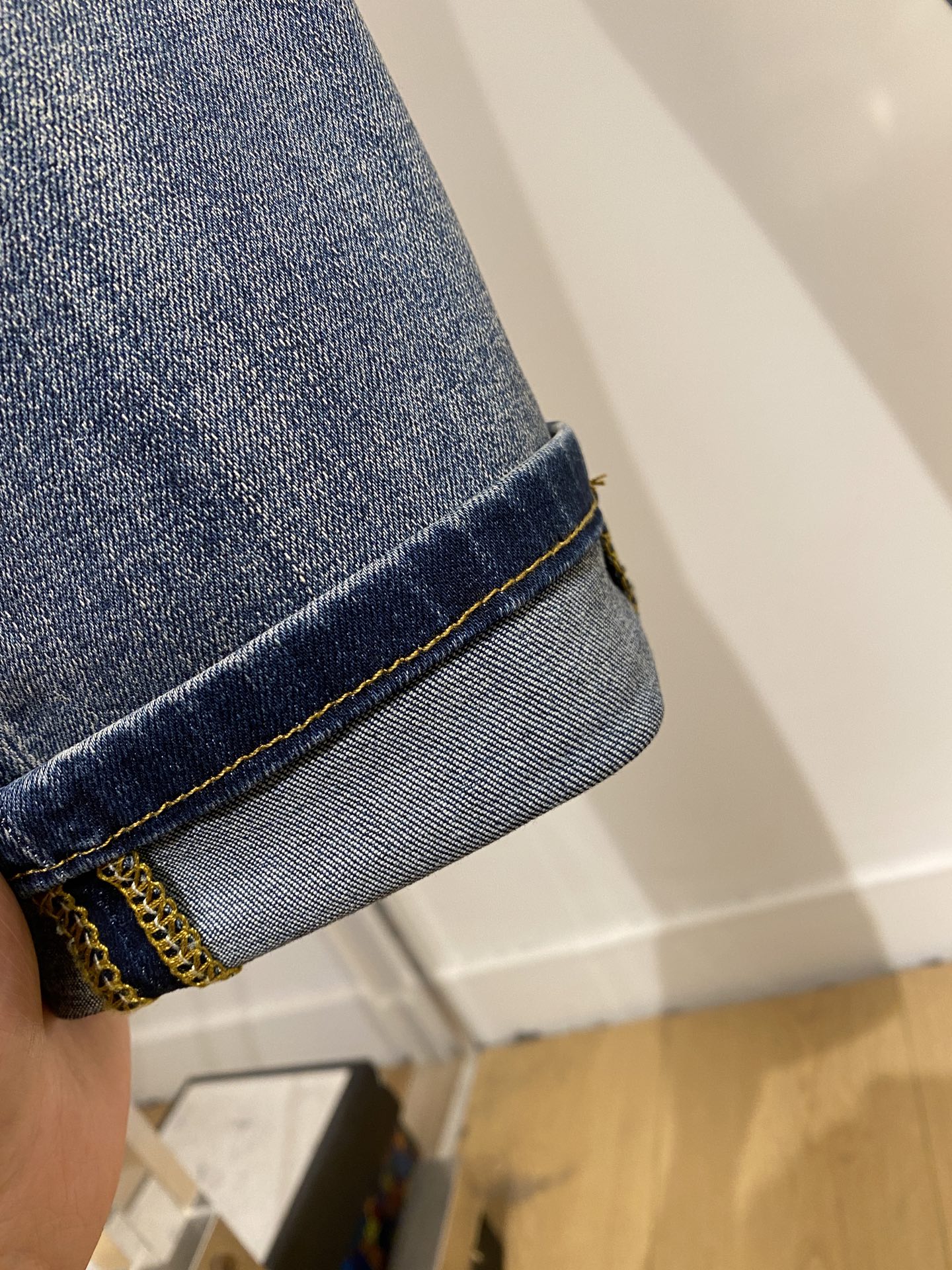 阿玛尼、2025最新品，专柜同步有售，原单狠货，水洗休闲牛仔裤，进口原版水洗弹力面料，舒适有弹性，原版五