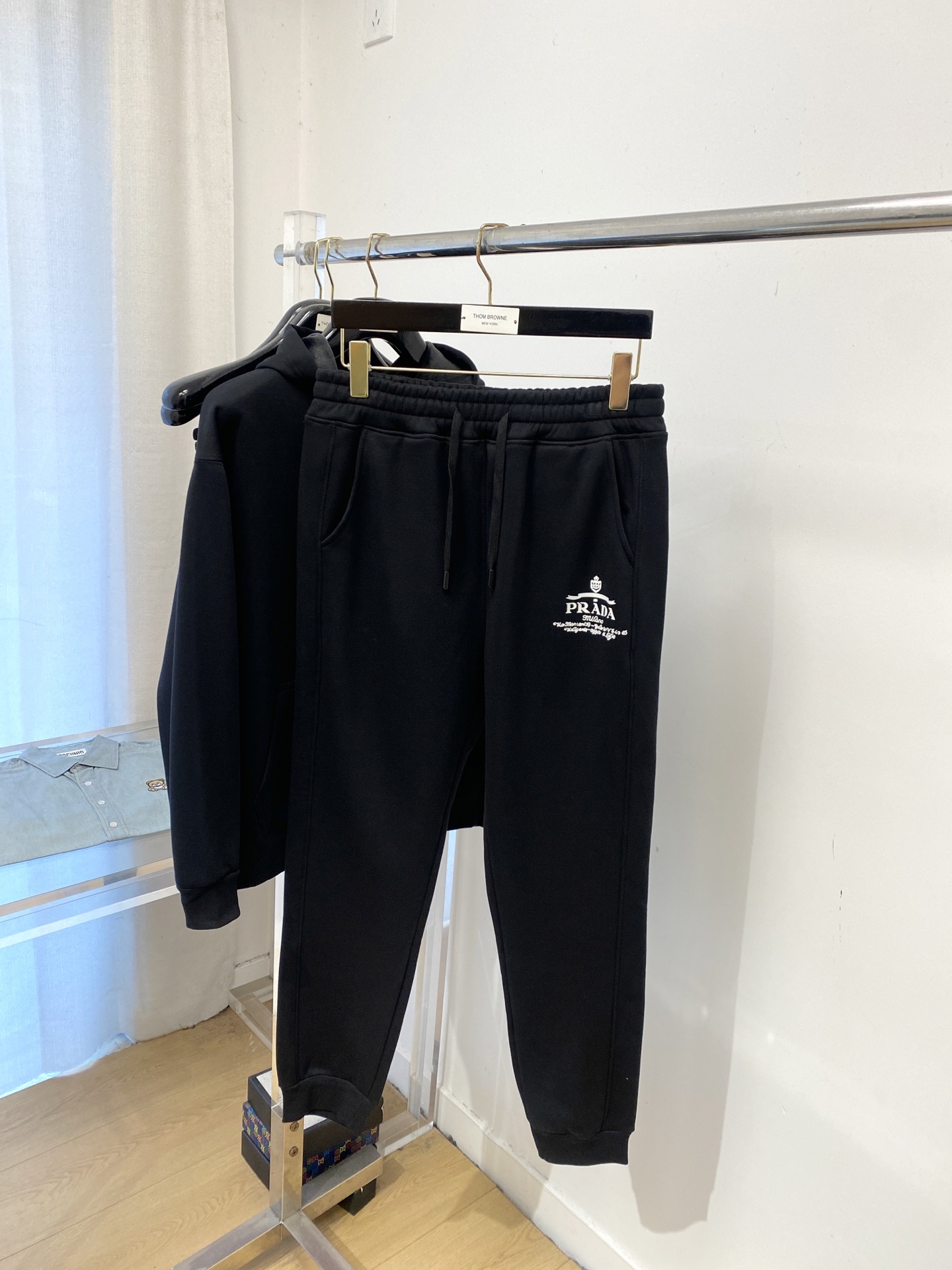 普拉达、2025最新品，时尚休闲套装，顶级原版面料打造，穿着舒适，吸湿性透气性都非常良好，色牢度超高！无