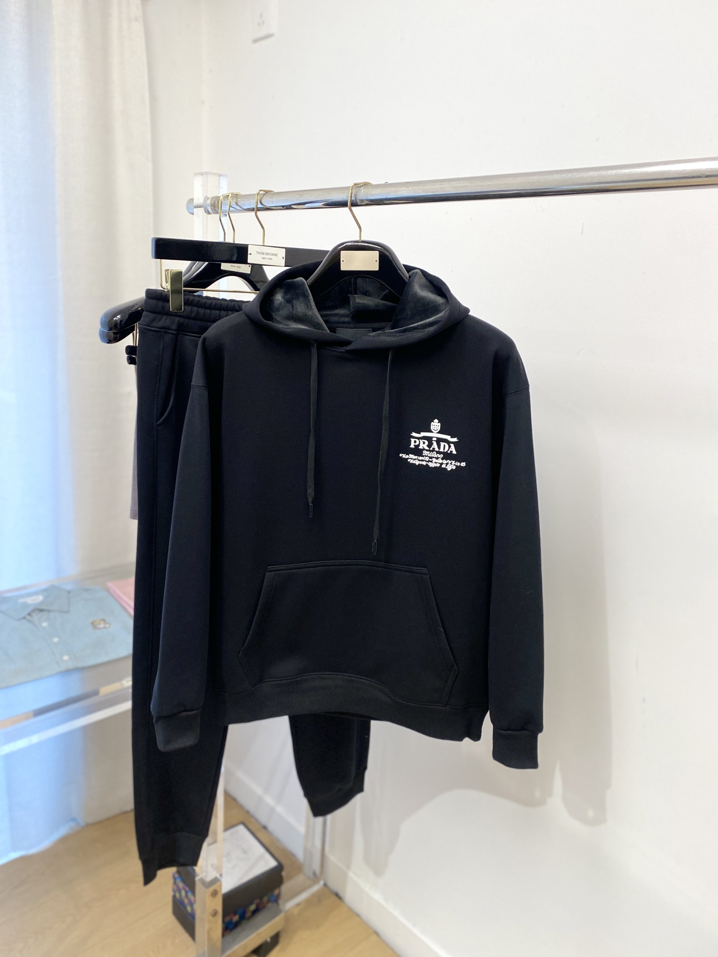 普拉达、2025最新品，时尚休闲套装，顶级原版面料打造，穿着舒适，吸湿性透气性都非常良好，色牢度超高！无