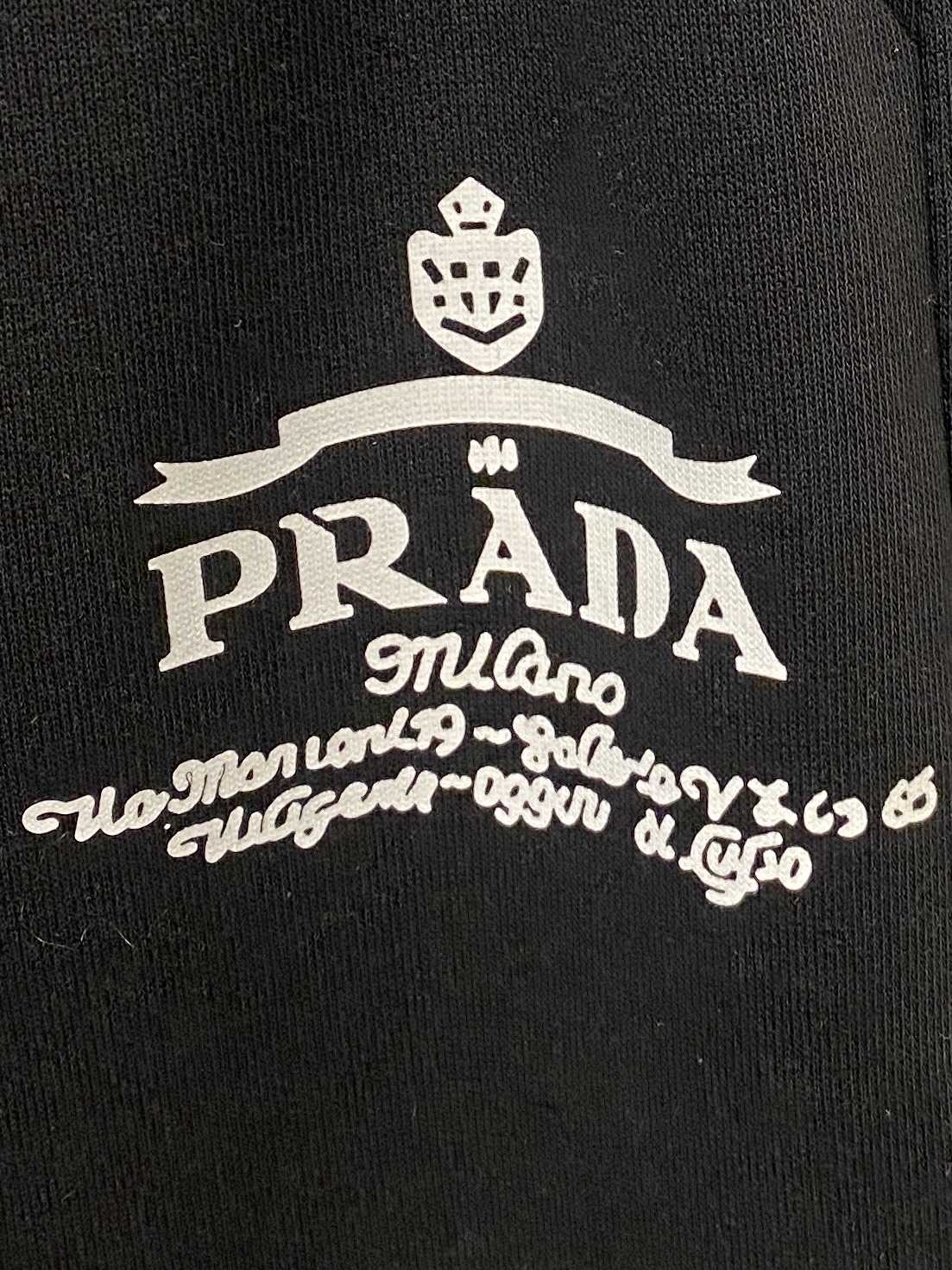 普拉达、2025最新品，时尚休闲套装，顶级原版面料打造，穿着舒适，吸湿性透气性都非常良好，色牢度超高！无