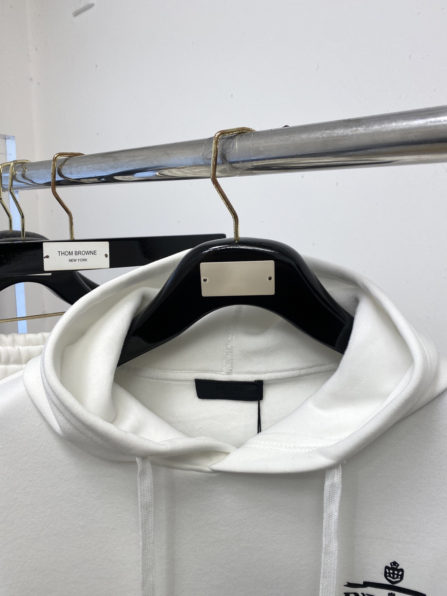 普拉达、2025最新品，时尚休闲套装，顶级原版面料打造，穿着舒适，吸湿性透气性都非常良好，色牢度超高！无